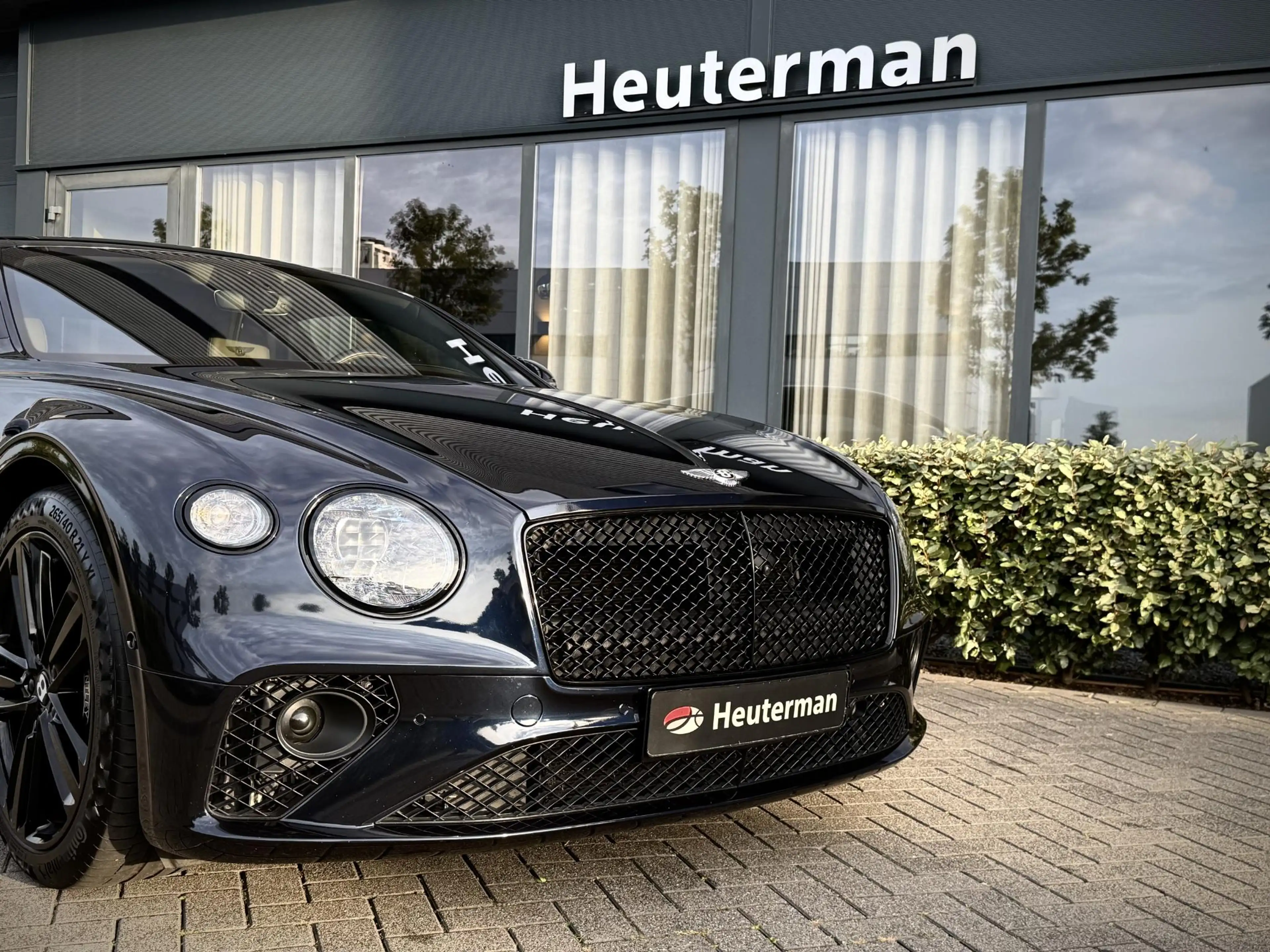 Bentley Continental GT NAIM/Massage/Sofclose/Rotating Screen 4.0 V8 — photo 45