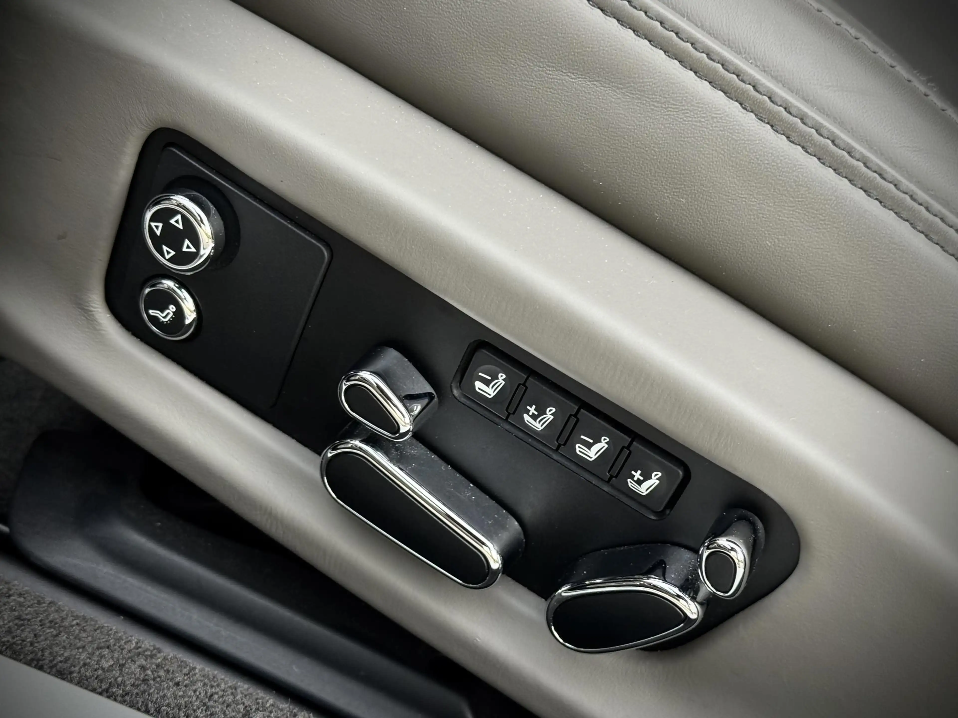 Bentley Continental GT NAIM/Massage/Sofclose/Rotating Screen 4.0 V8 — photo 26