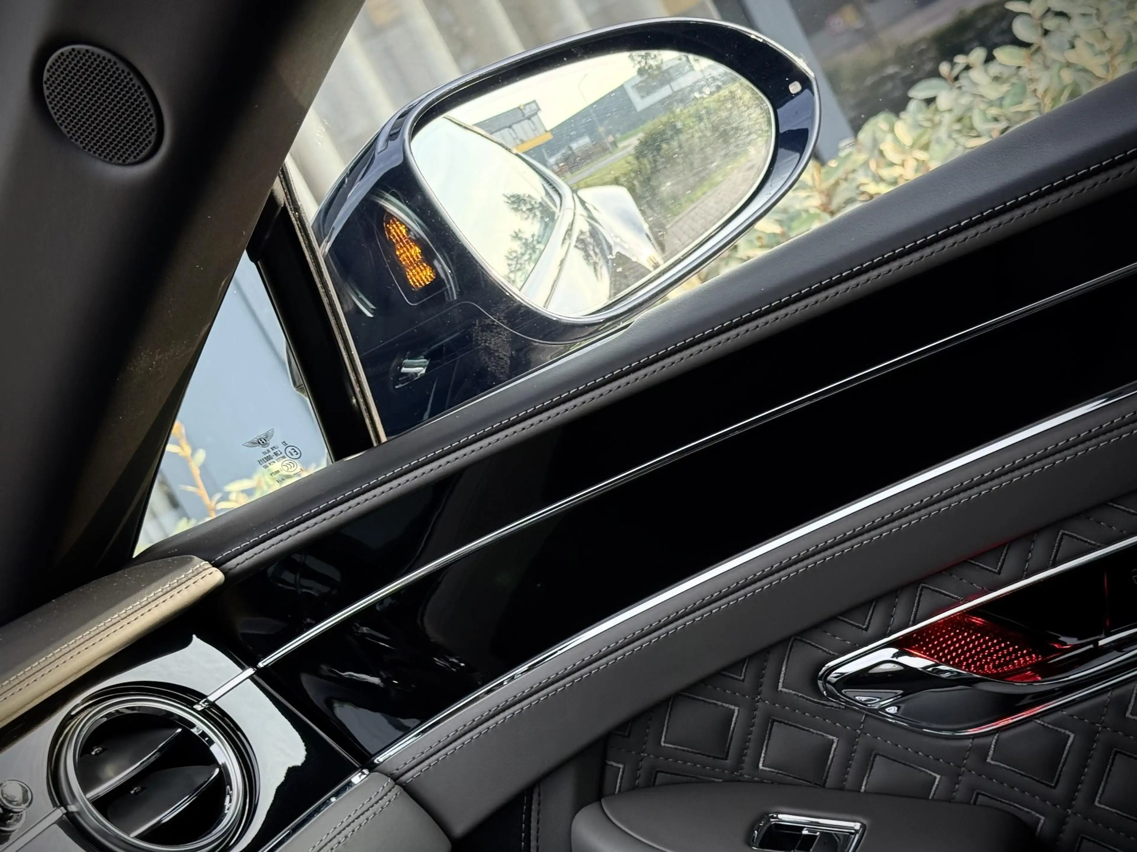 Bentley Continental GT NAIM/Massage/Sofclose/Rotating Screen 4.0 V8 — photo 28