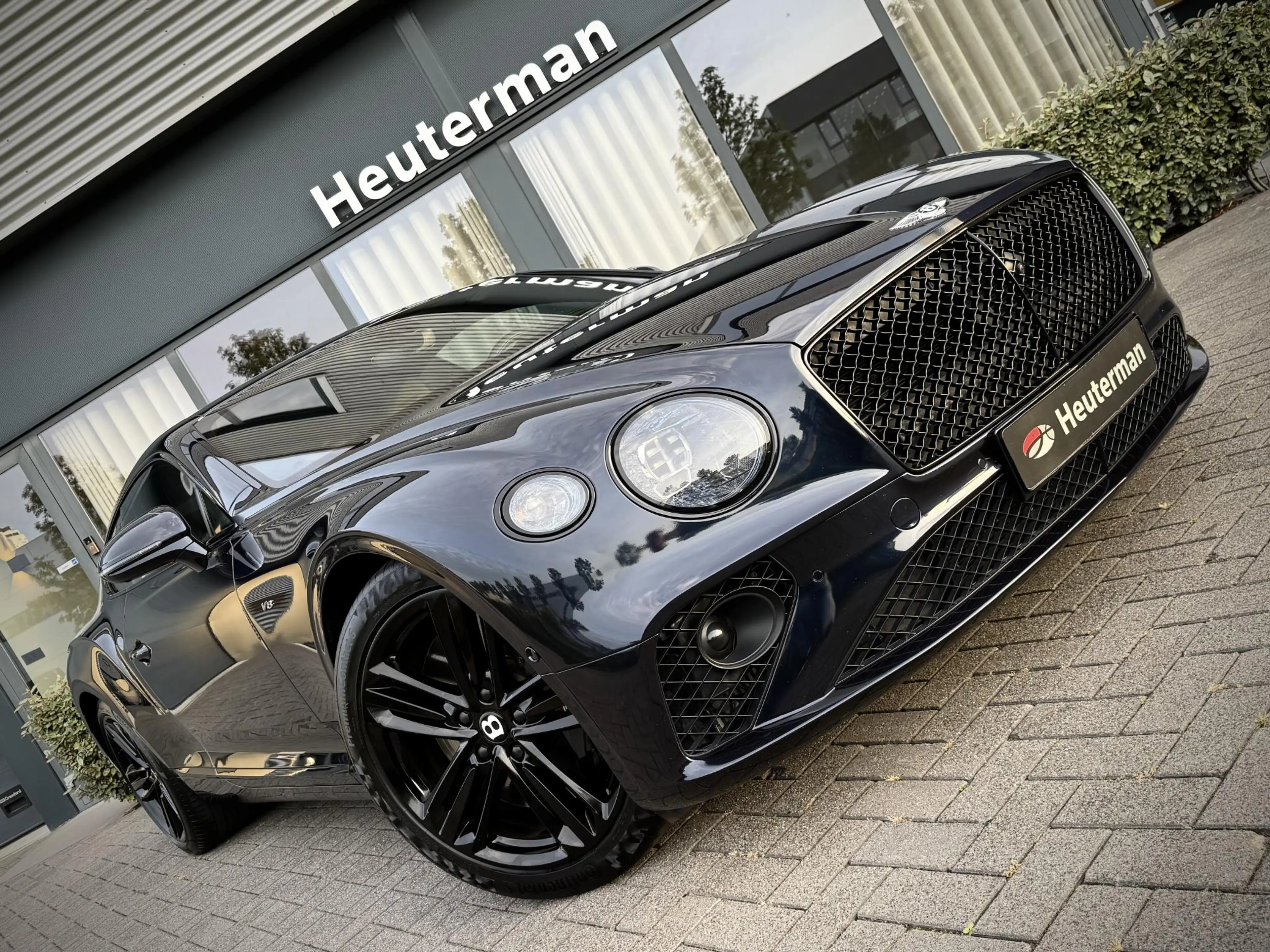 Bentley Continental GT NAIM/Massage/Sofclose/Rotating Screen 4.0 V8 — photo 7