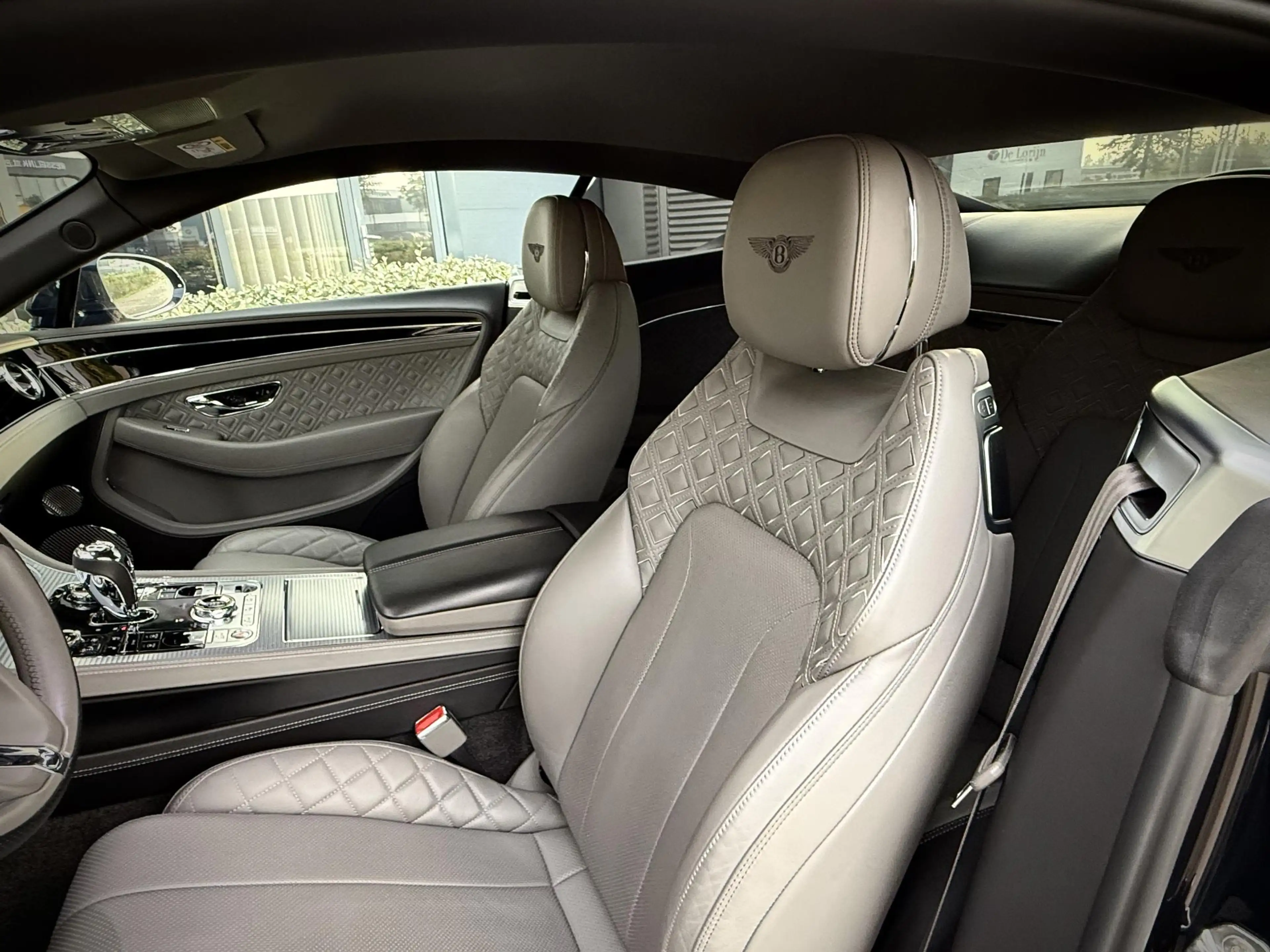 Bentley Continental GT NAIM/Massage/Sofclose/Rotating Screen 4.0 V8 — photo 23