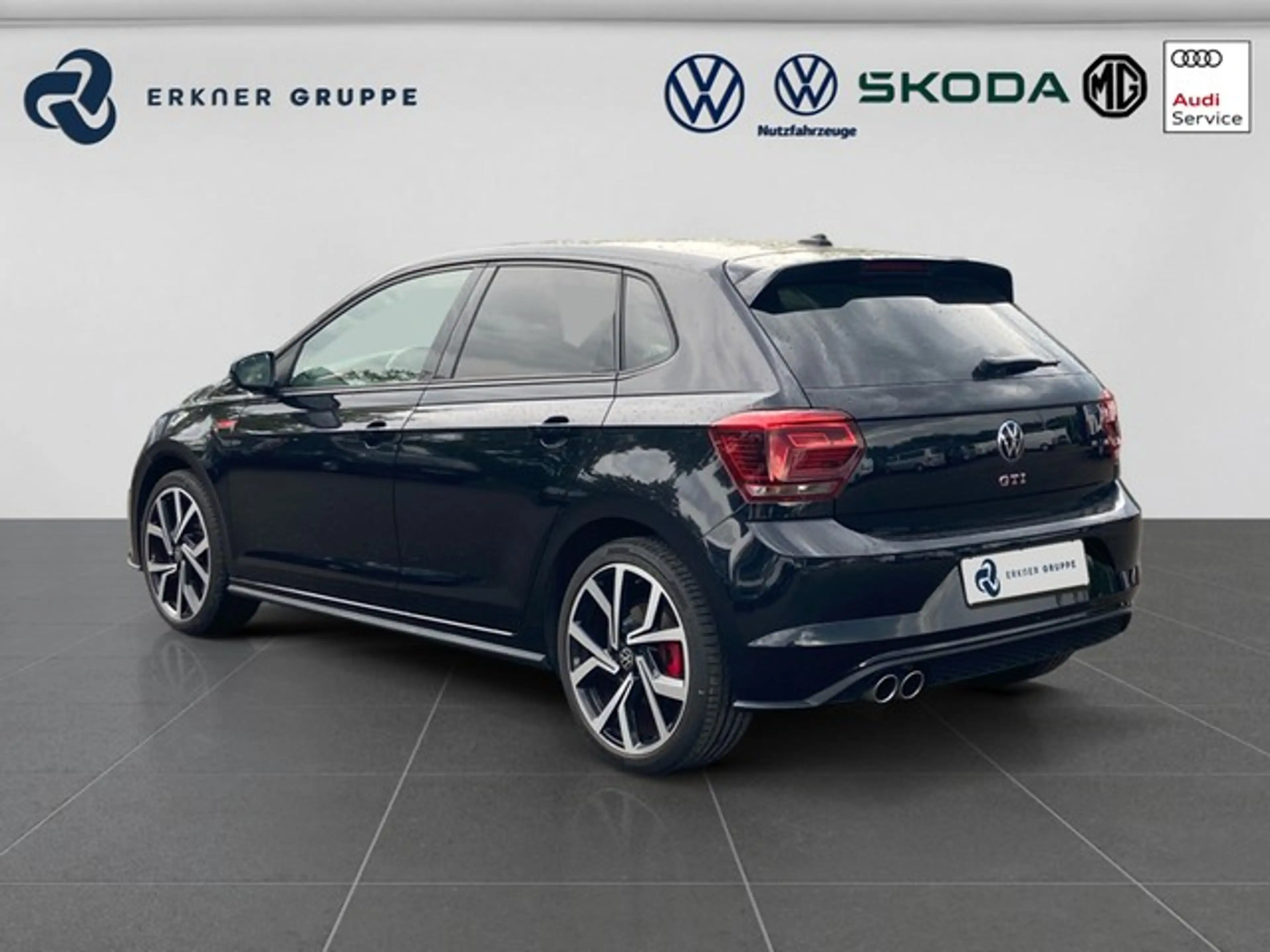 Volkswagen Polo GTI 2.0TSI DSG — photo 3