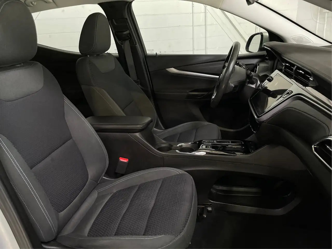Chevrolet Bolt photo Chevrolet Bolt