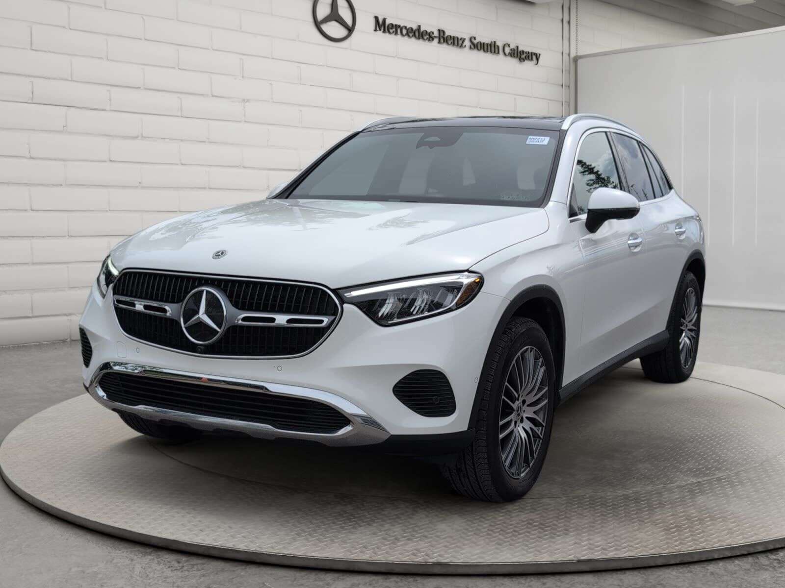 2024 Mercedes-Benz GLC 4Matic: Exclusive Trim, Clean CarFAX, Non-Rental