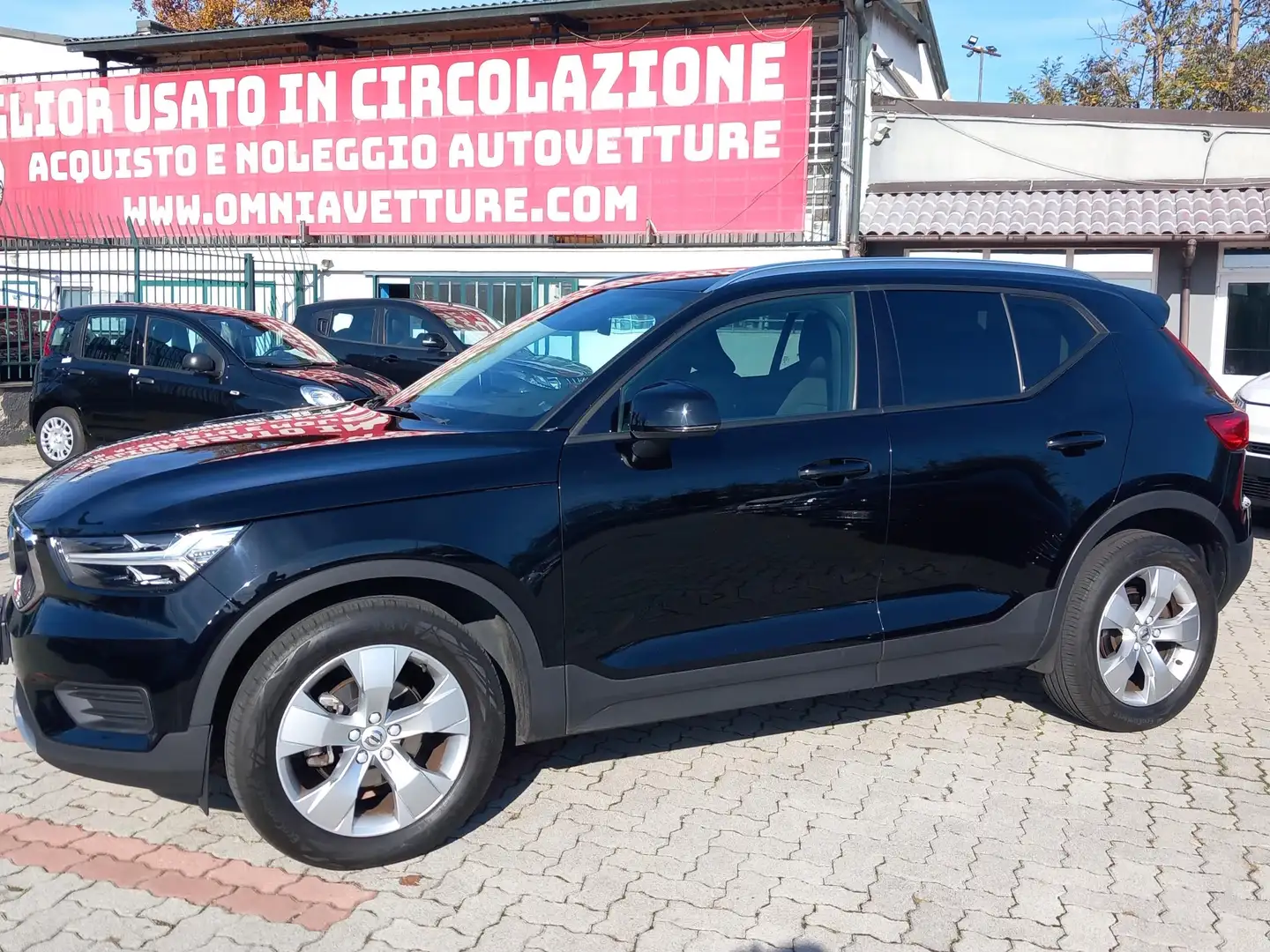 Volvo XC40 1.5 t2 Momentum Pro IVA ESPOSTA Nero - 1