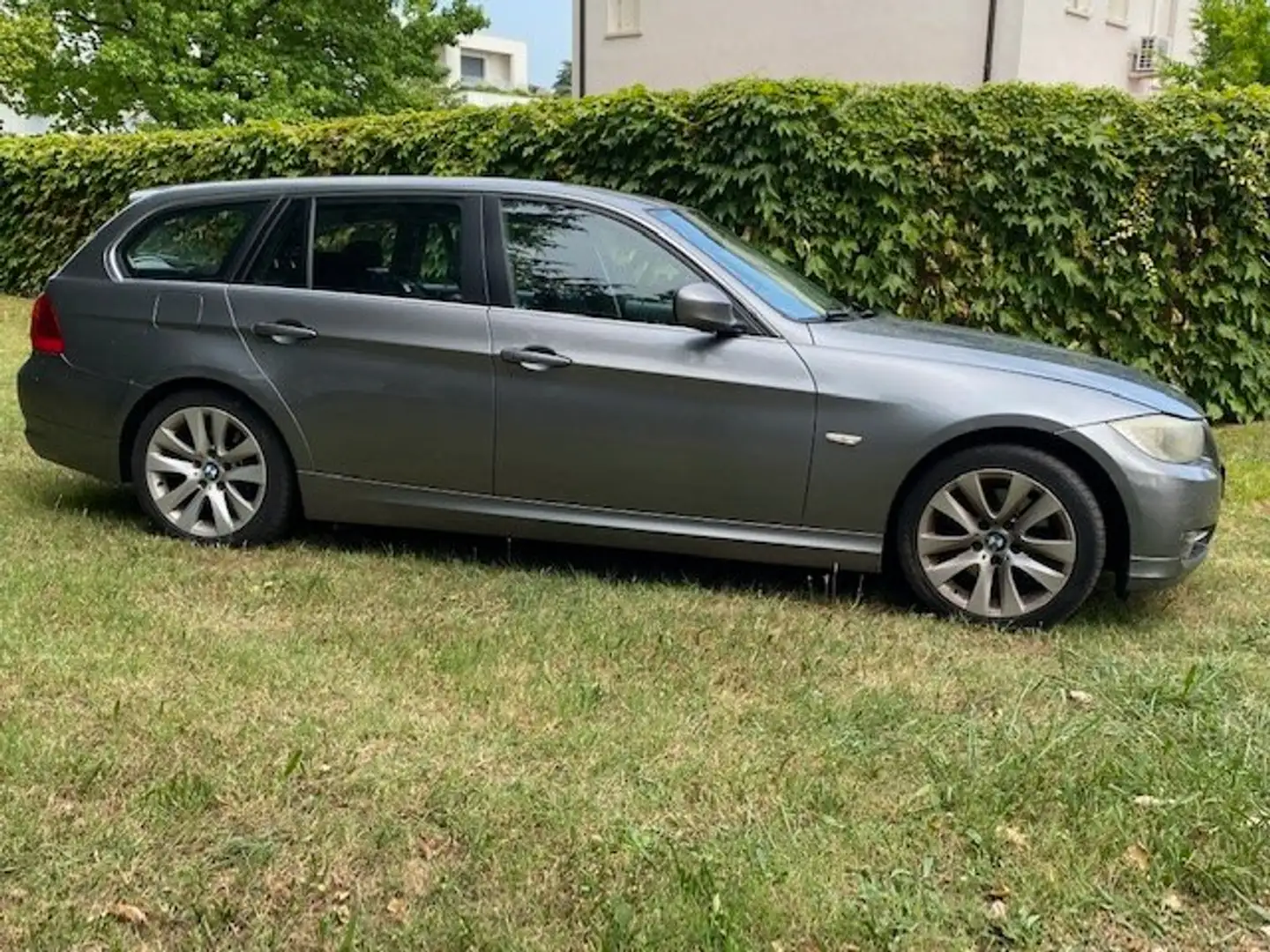 BMW 318 318 d Touring Eletta Grigio - 2