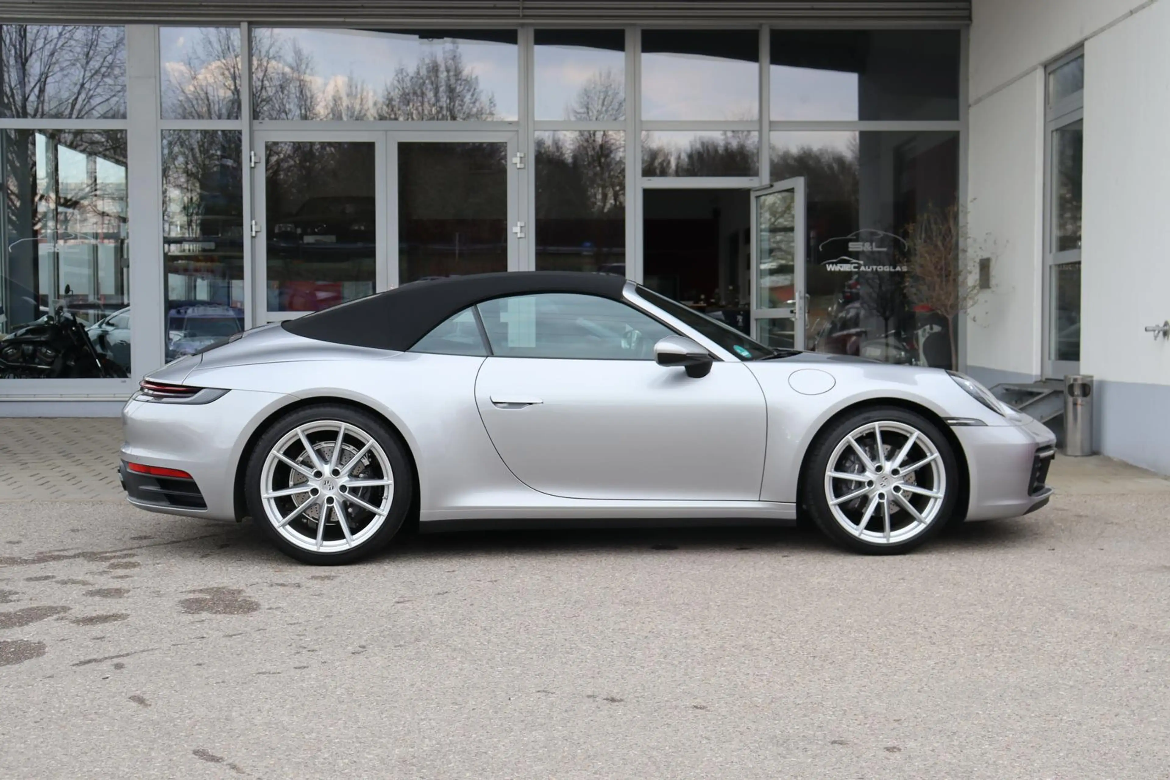 Porsche 992 911 Carrera Cab sportAbgas/Bose/ACC/Approved — photo 6