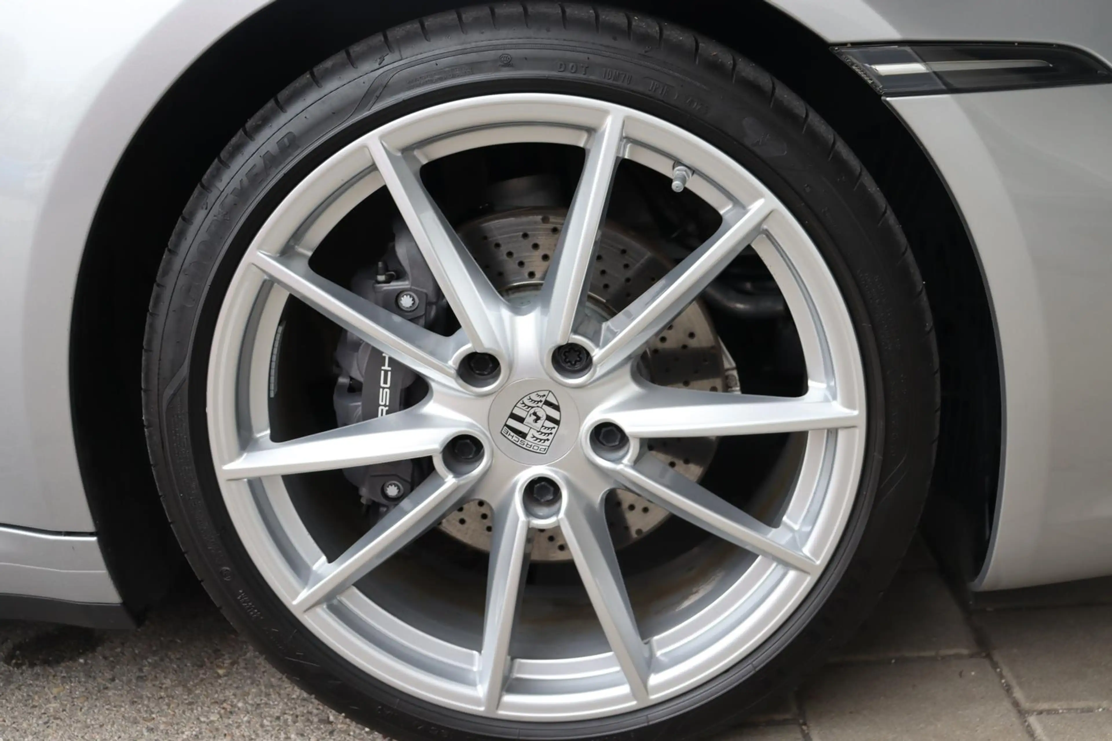 Porsche 992 911 Carrera Cab sportAbgas/Bose/ACC/Approved — photo 14