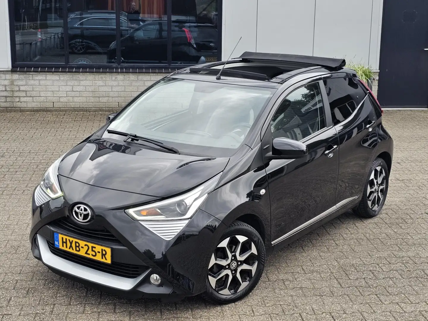 Toyota Aygo 1.0 VVT-i AUTOMAAT X-CLUSIV CABRIO ECC CAMERA Negro - 2