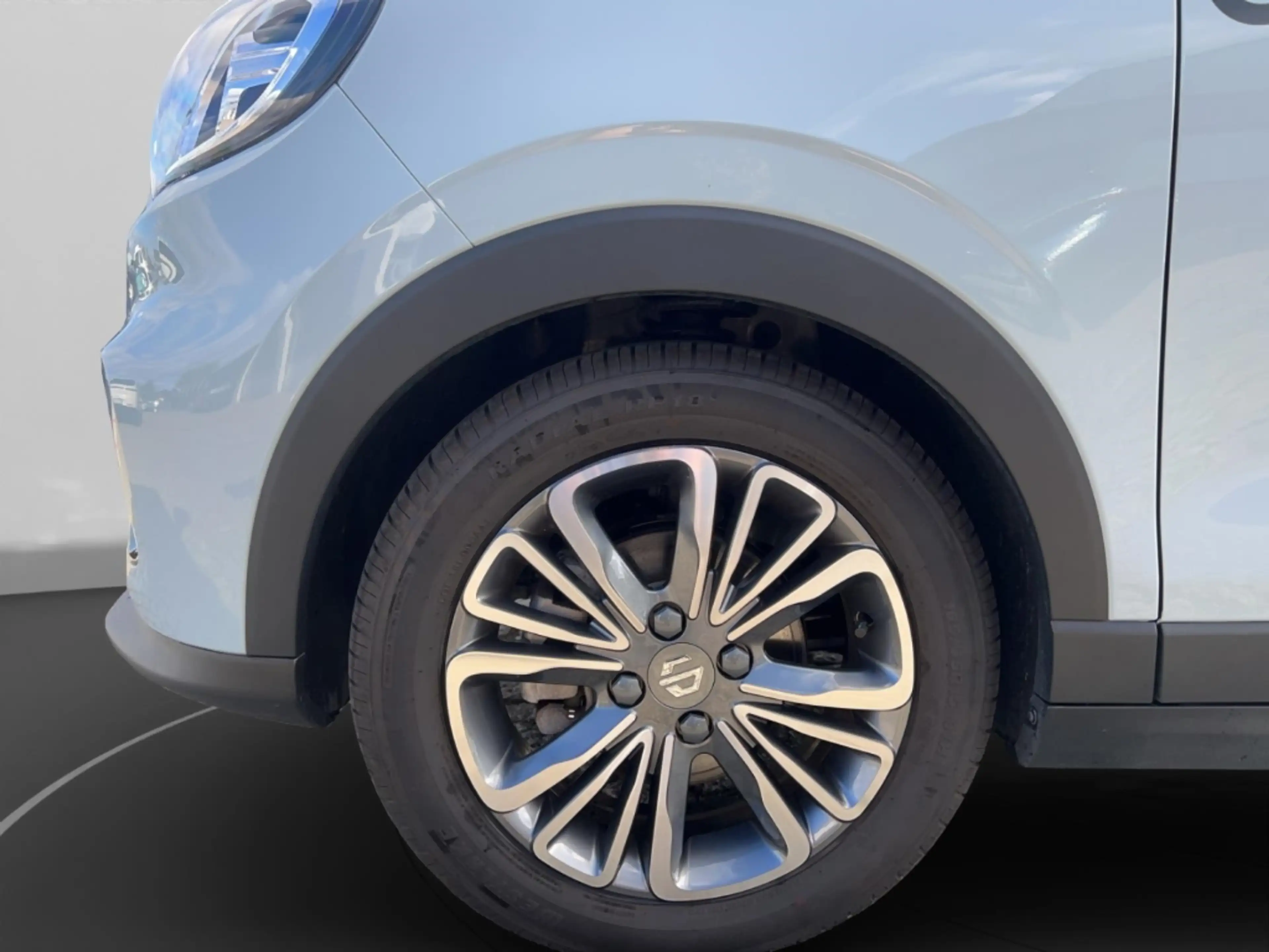 Leapmotor T03 70 kW BEV Panorama Navi ACC Fahrerprofil Musikstre — photo 9