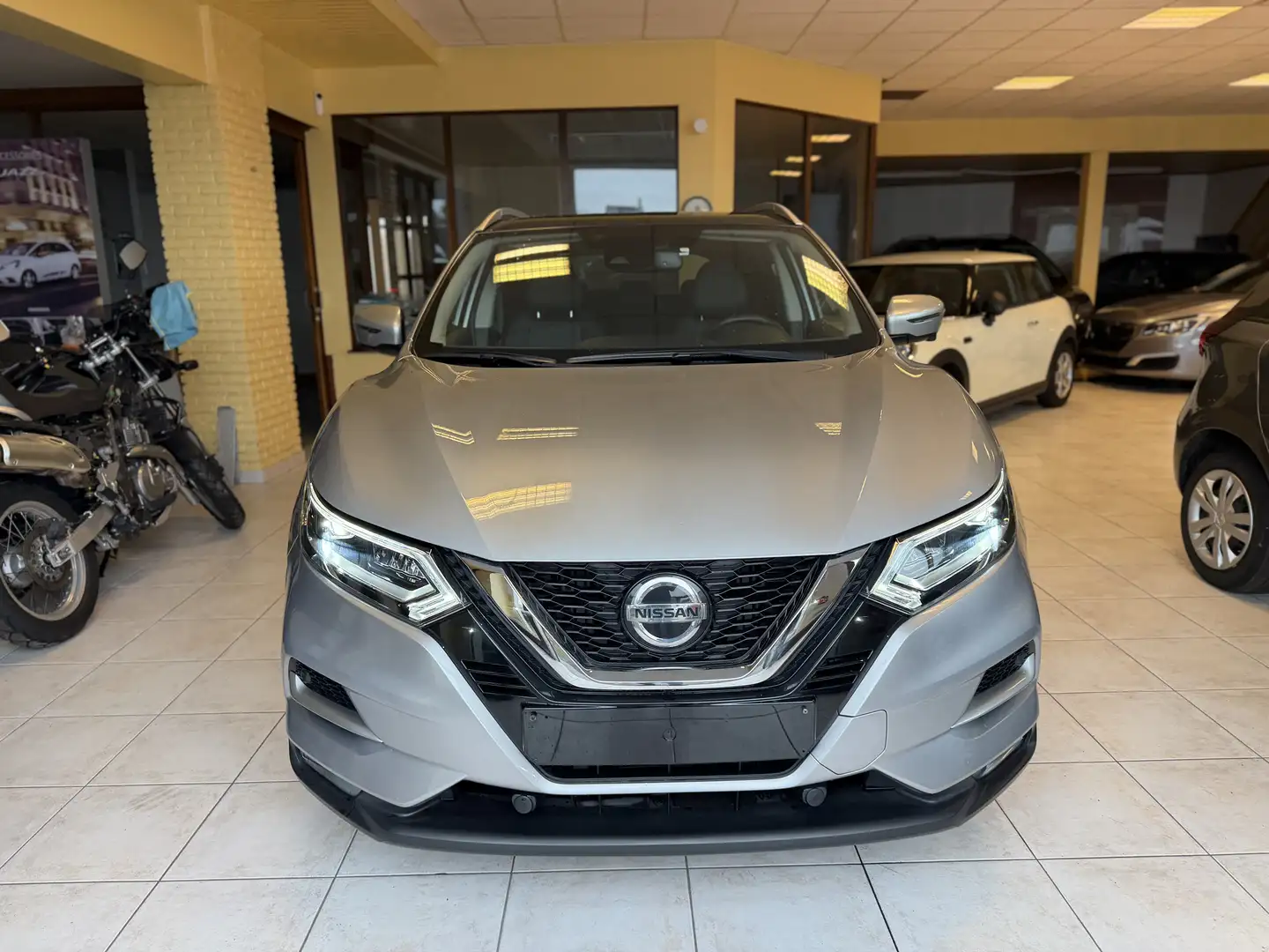 Nissan Qashqai 1.3 DIG-T*Automat*Camera 360*Navi* - 2