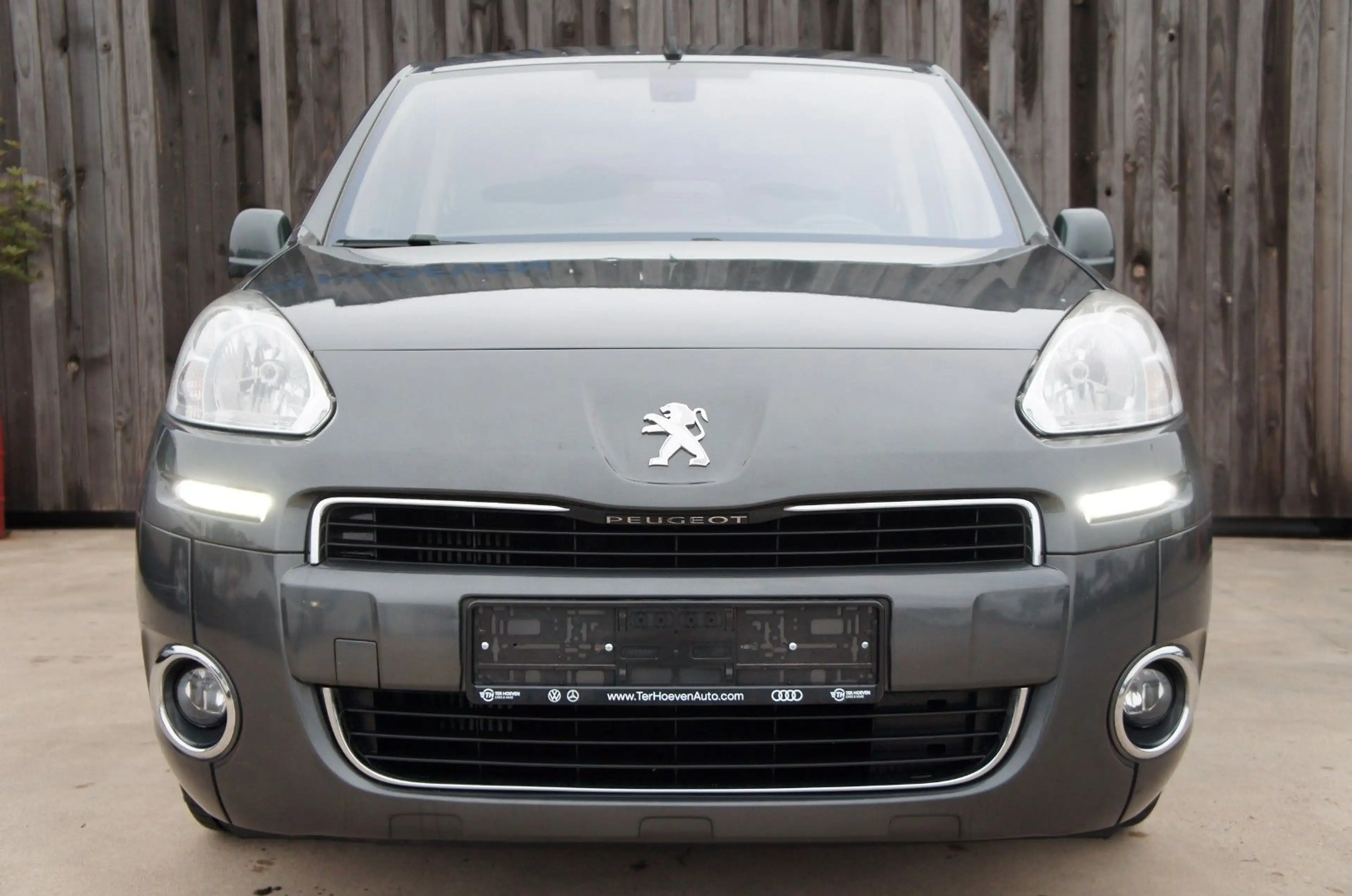 Peugeot Partner e-HDi L1H1 Klima Navi Tempom. 66KW Euro5 — photo 6