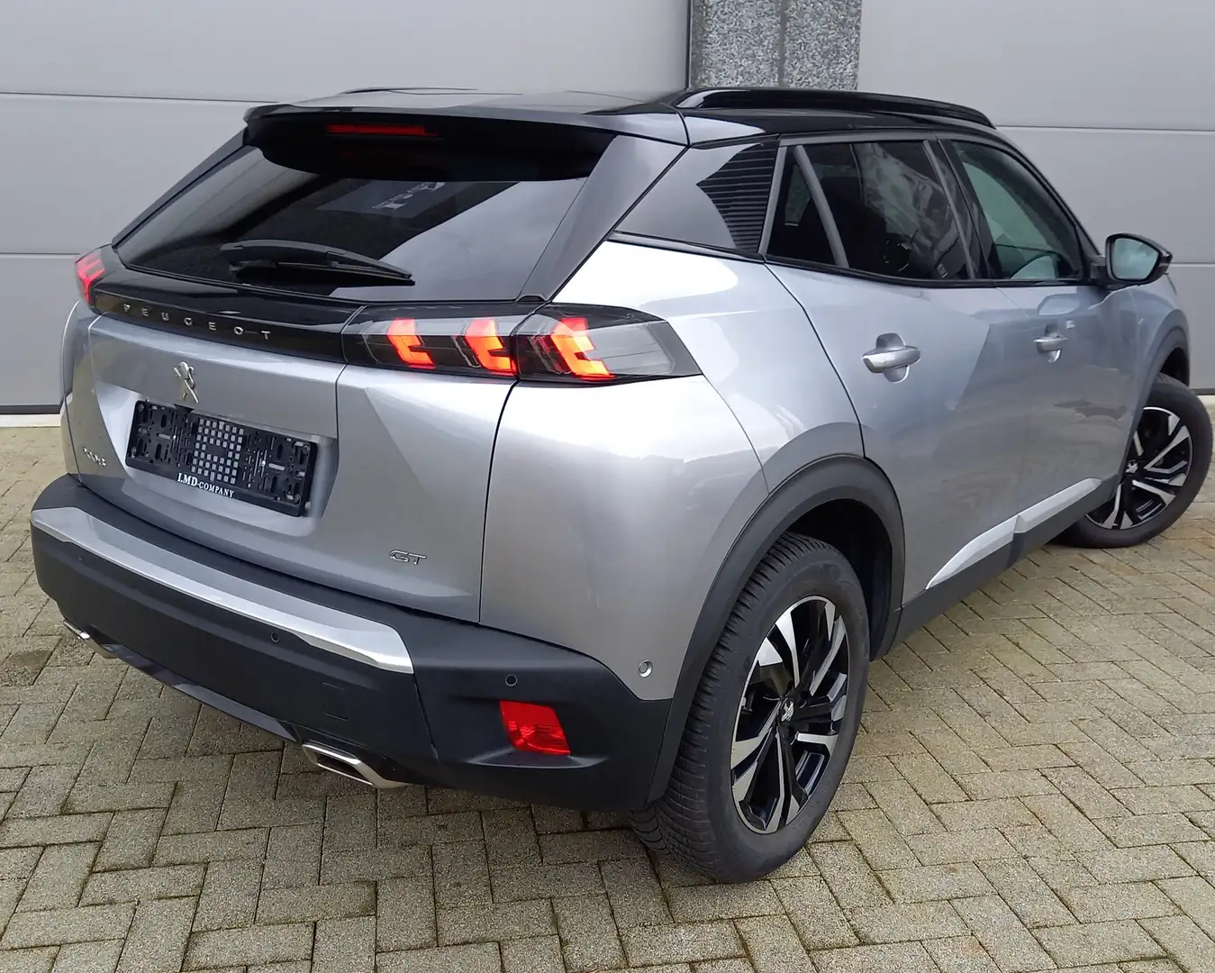 Peugeot 2008 GT 12 PureTech 130 Zilver - 2
