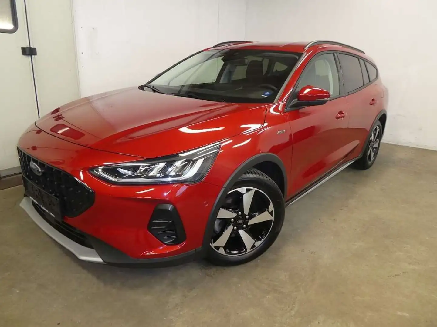 Ford Focus Turnier 1,5 EcoBlue Active Aut. Rot - 1