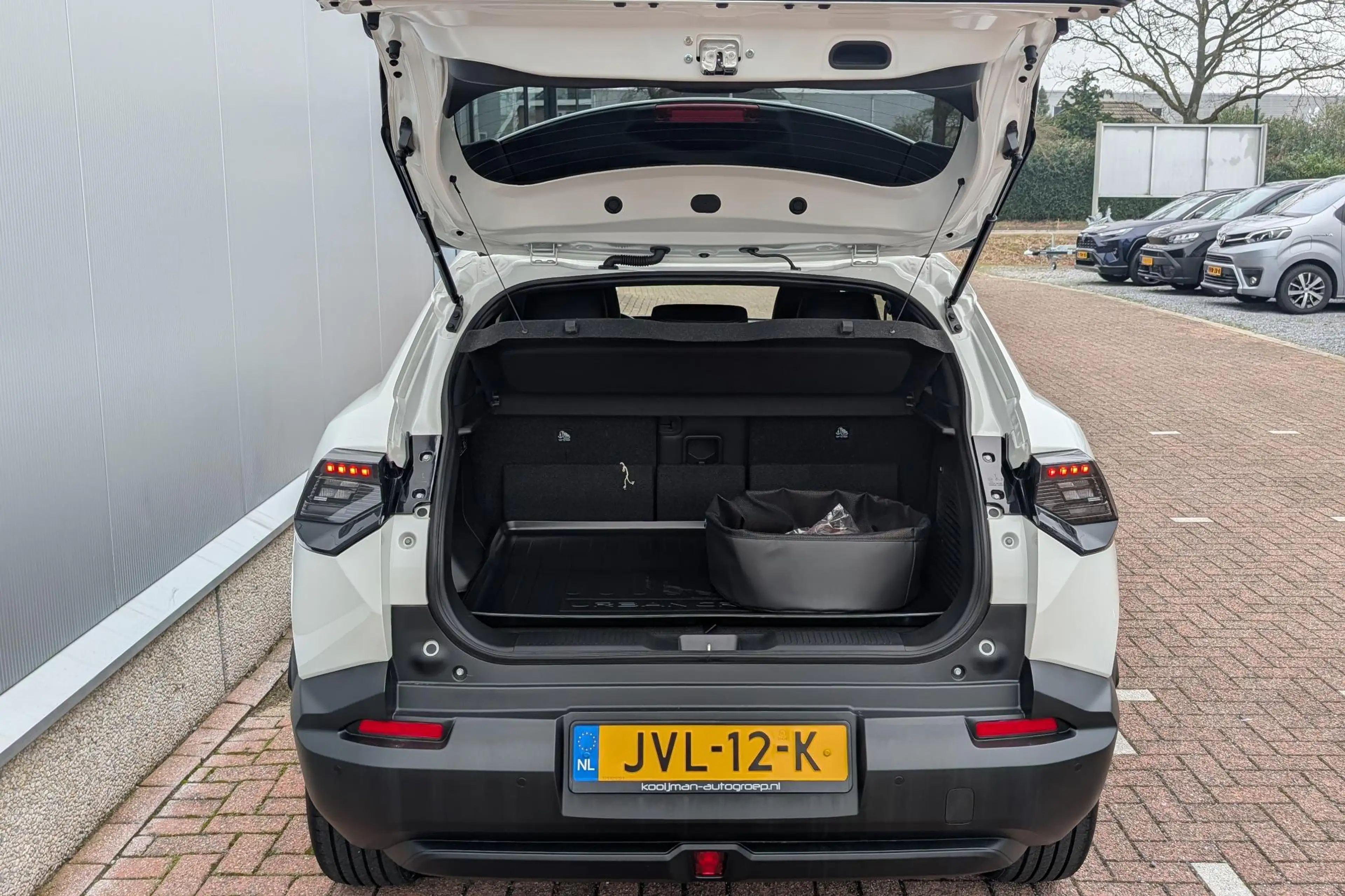 Toyota Urban Cruiser Executive 61 kWh — photo 5