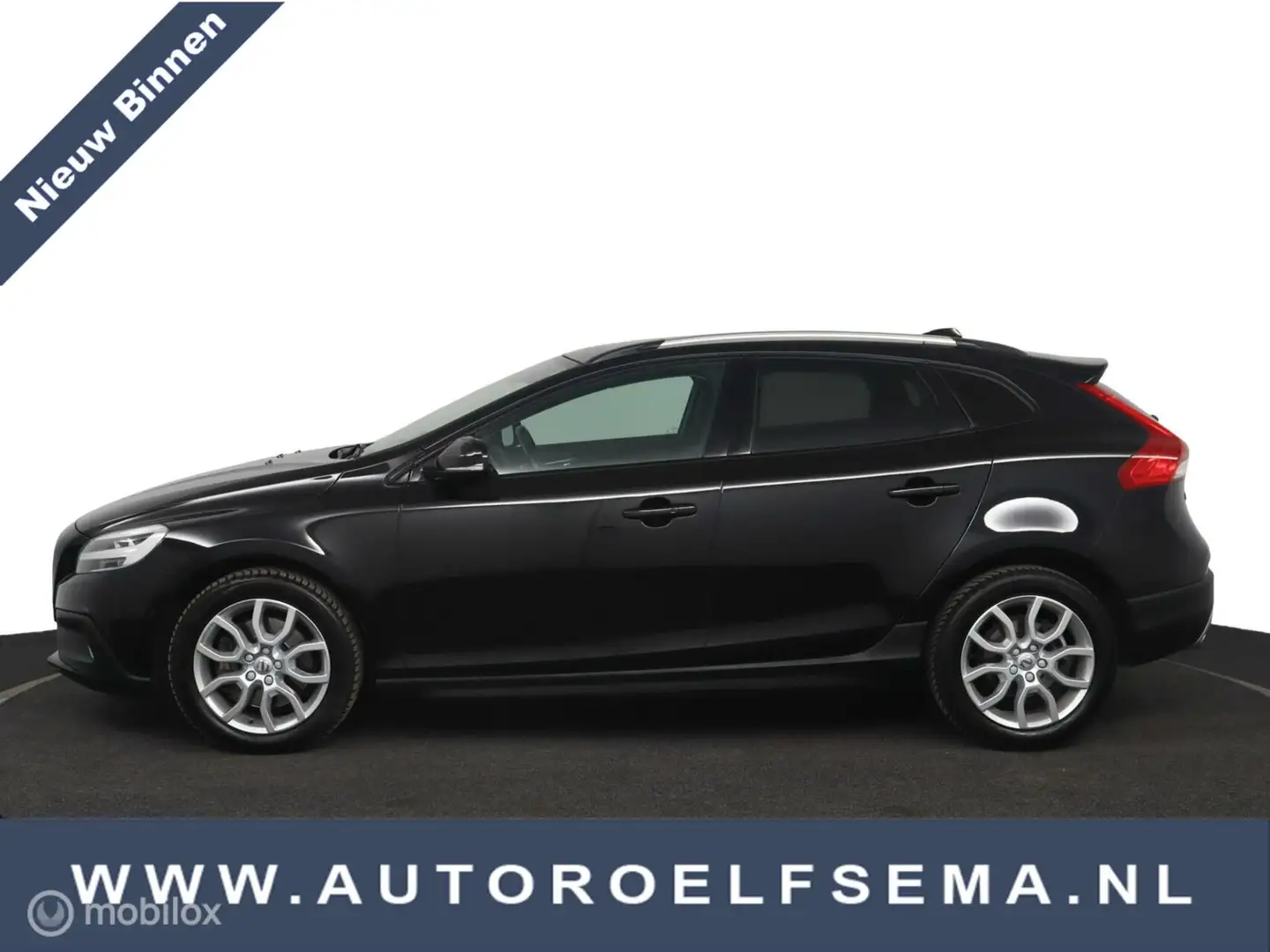 Volvo V40 Cross Country 1.5 T3 Polar+ Luxury Zwart - 1