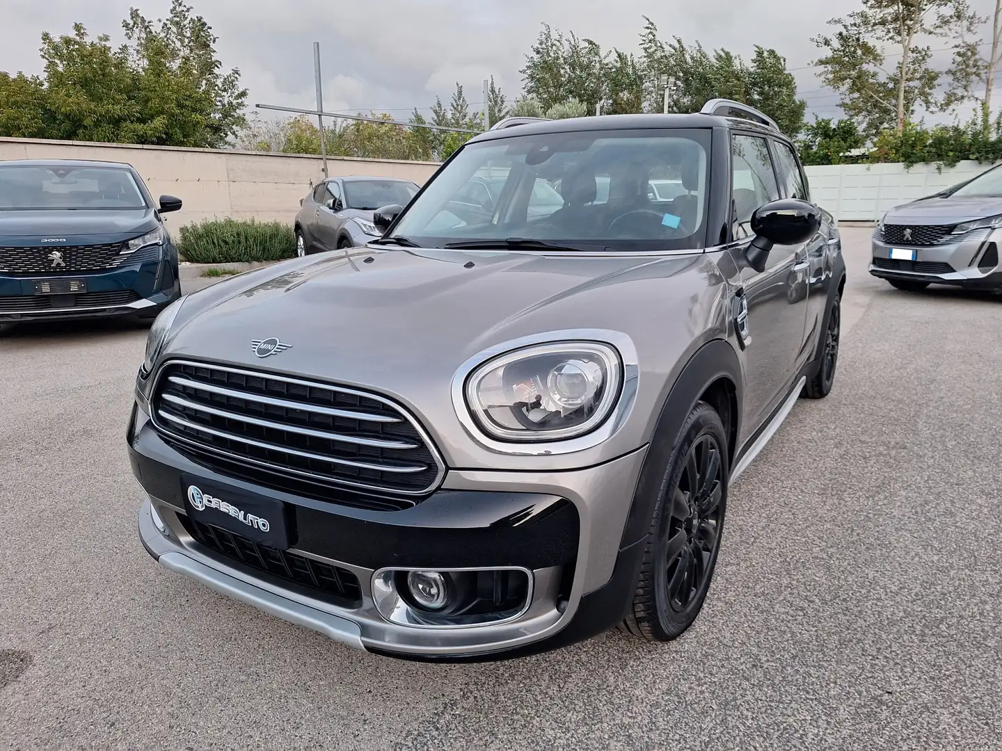 MINI Cooper D Countryman HYPE AUTOMAT. NAV+RETROCAM. Gris - 1