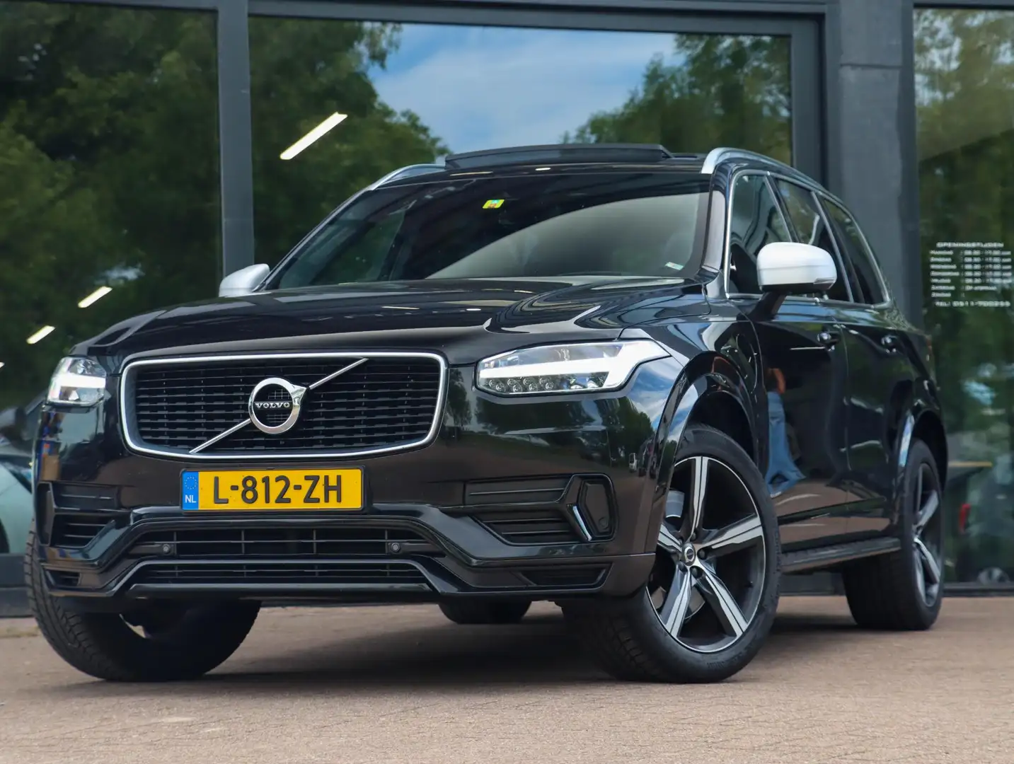 Volvo XC90 T8 Twin Engine AWD R-design | Trekhaak | Pano.dak Negru - 2