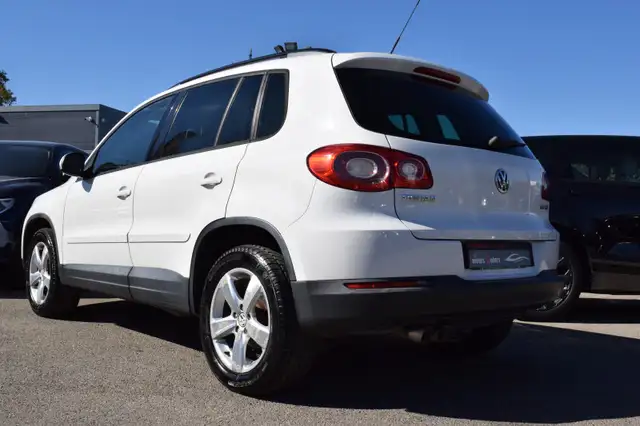 Volkswagen Tiguan view 8