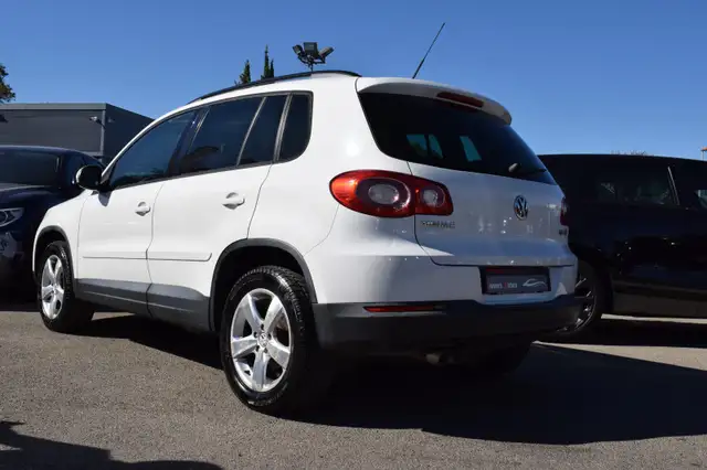 Volkswagen Tiguan view 6
