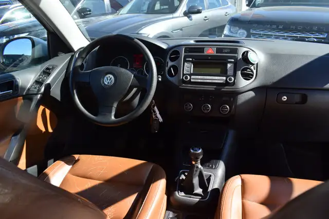 Volkswagen Tiguan view 2