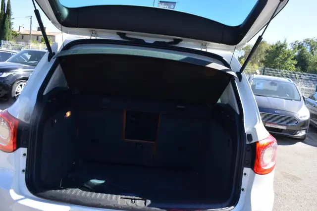 Volkswagen Tiguan view 15