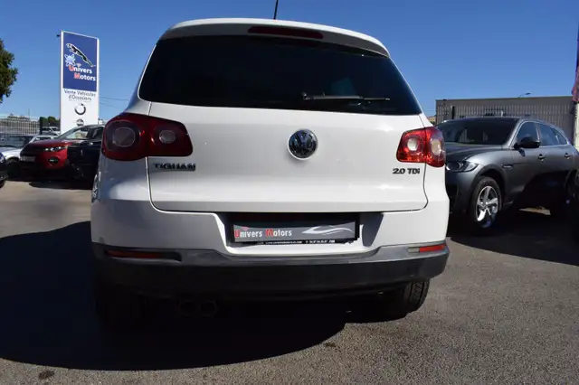 Volkswagen Tiguan view 12