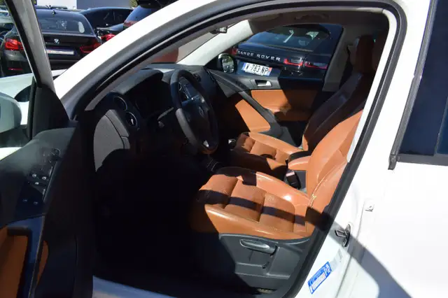 Volkswagen Tiguan view 4
