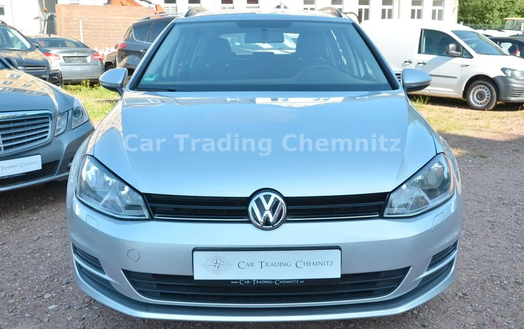 Volkswagen Golf VII Variant BMT Klima Standheizung Tüv neu Silber - 2