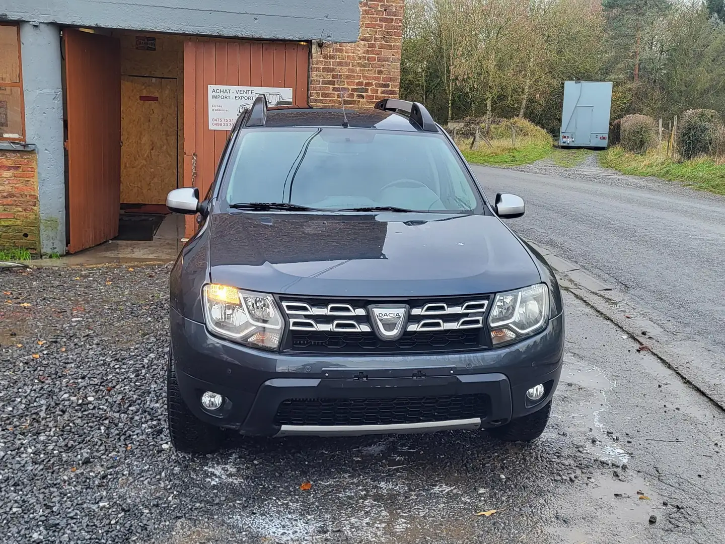 Dacia Duster Zwart - 1