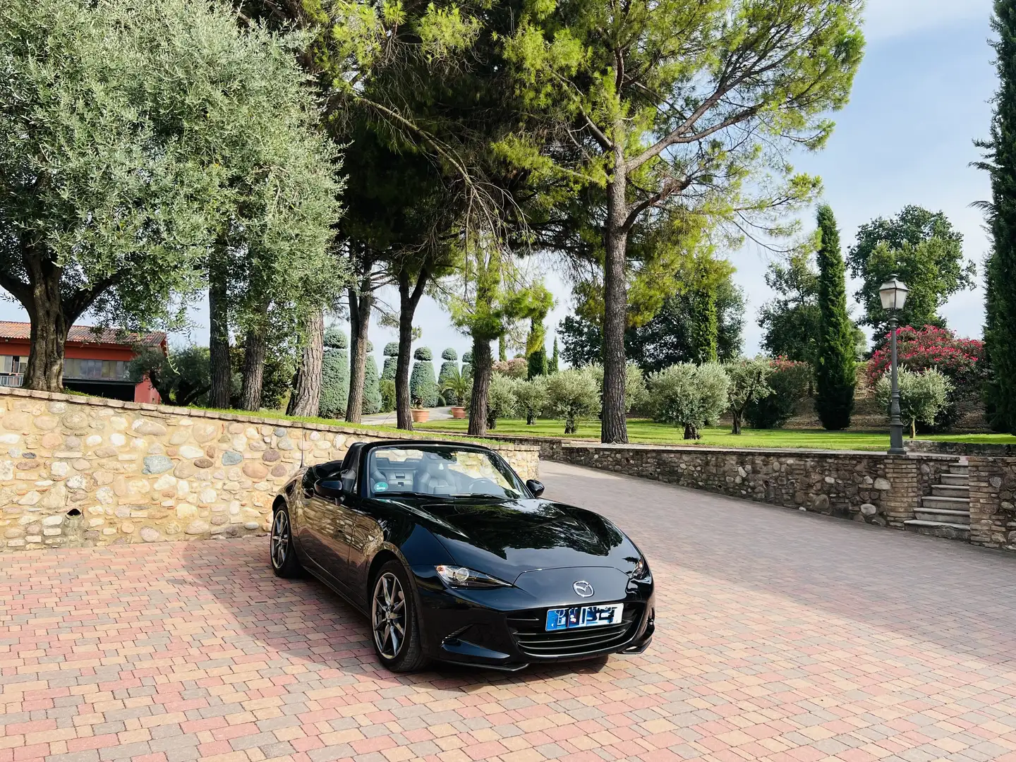 Mazda MX-5 SKYACTIV-G 131 Exclusive-Line Negru - 1