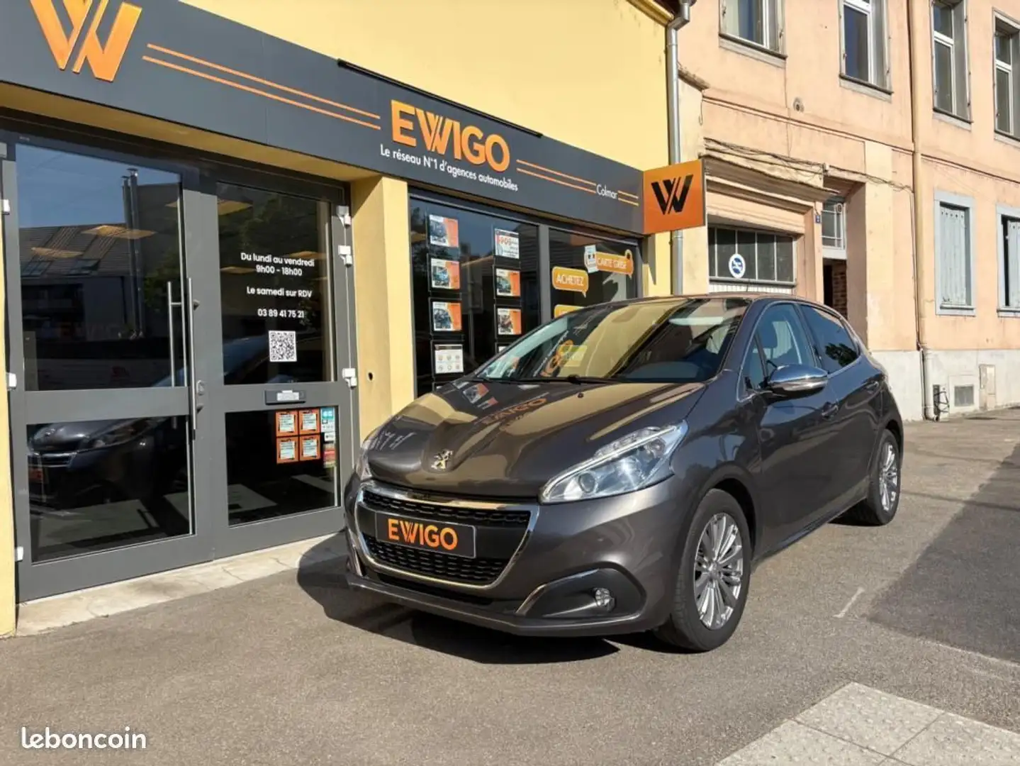 Peugeot 208 GENERATION-I 1.2 PURETECH 110 ALLURE COURROIE OK G Grau - 1