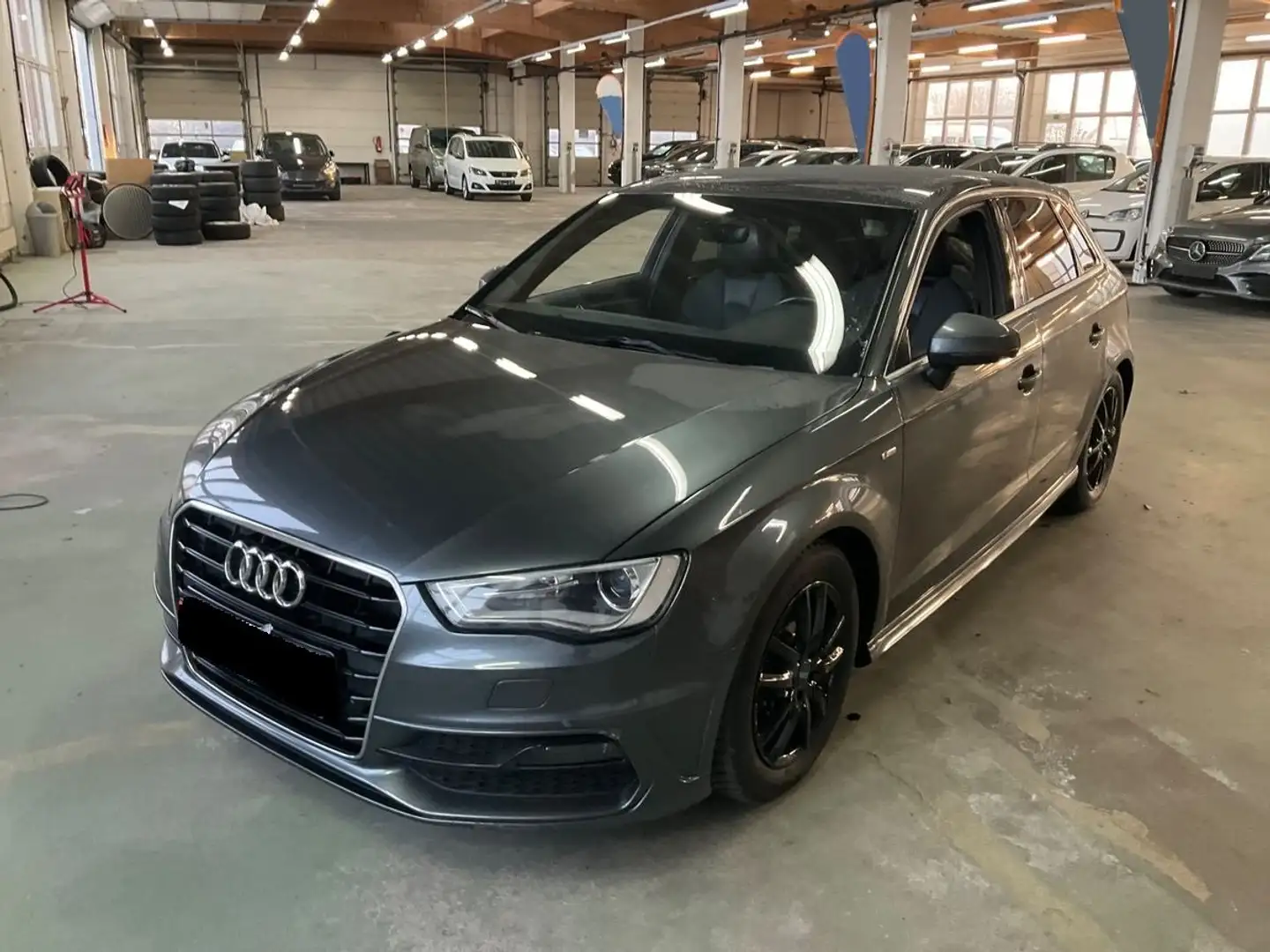 Audi A3 A3 SportBack 2.0 TDIS Line DSG Gris - 1
