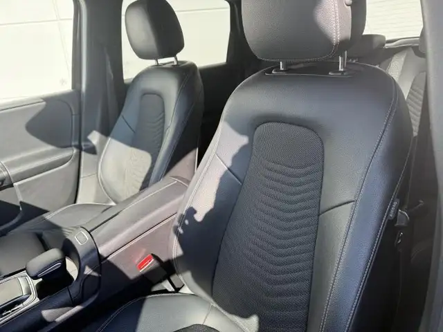 Mercedes-Benz B-Class view 9