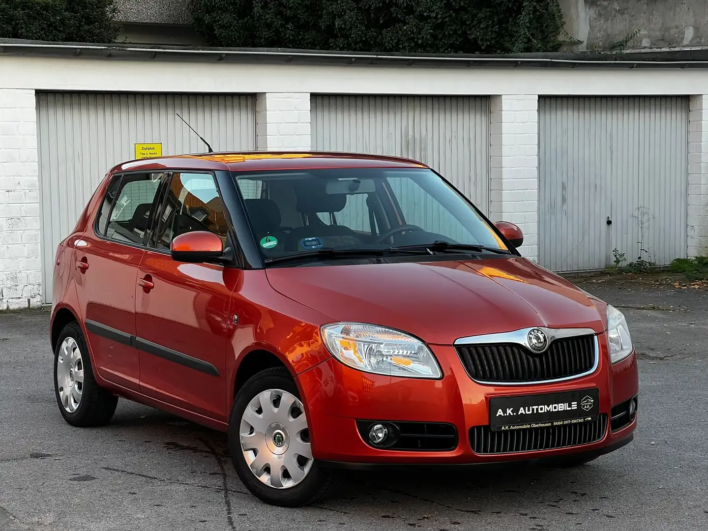 Skoda Fabia Ambiente 1.2*1.Hand*Klima*SHZ*8-Fach* Orange - 1