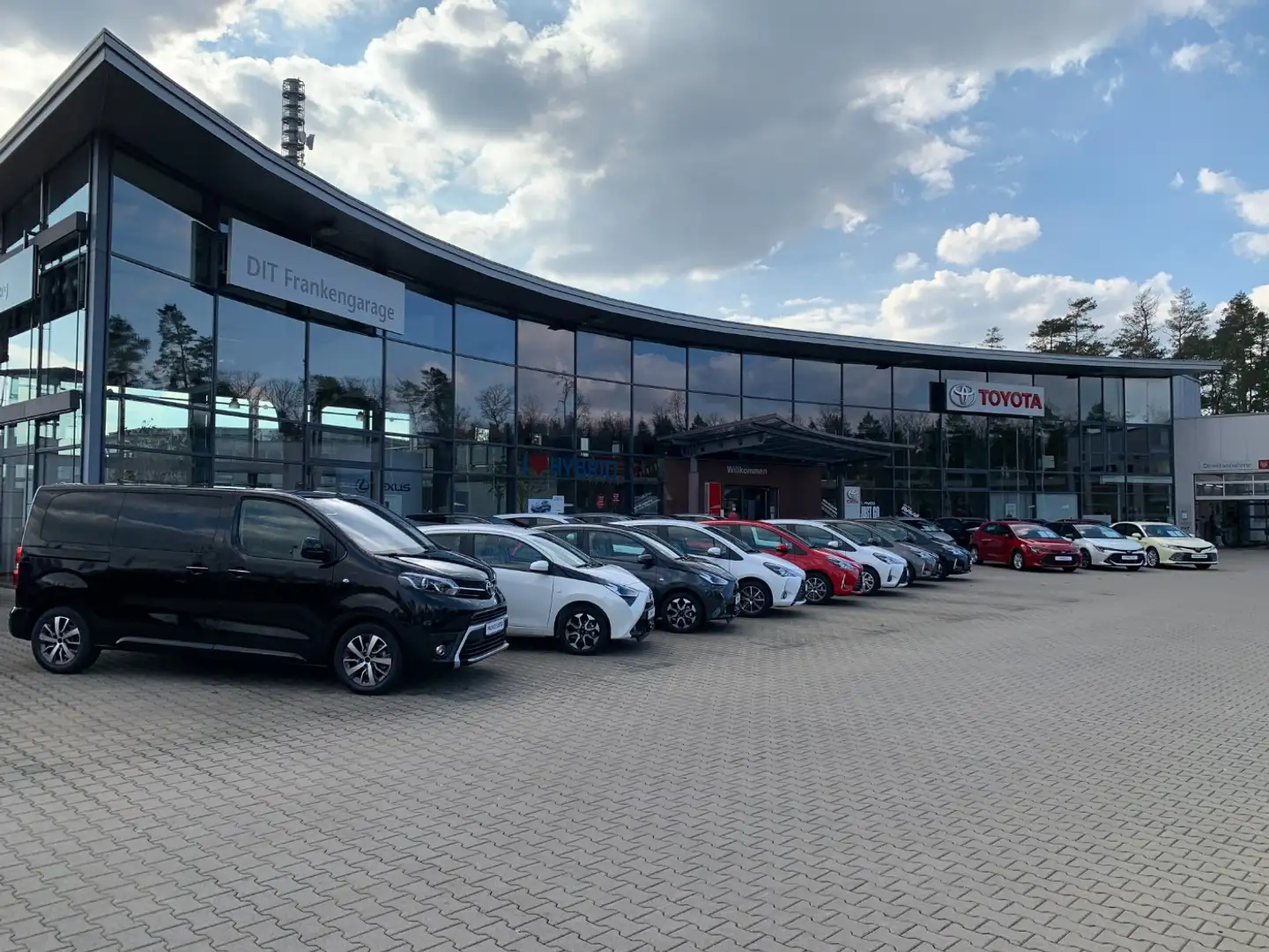 Toyota Corolla Touring Sports 1.8 Hybrid Teamplayer Rosso - 2