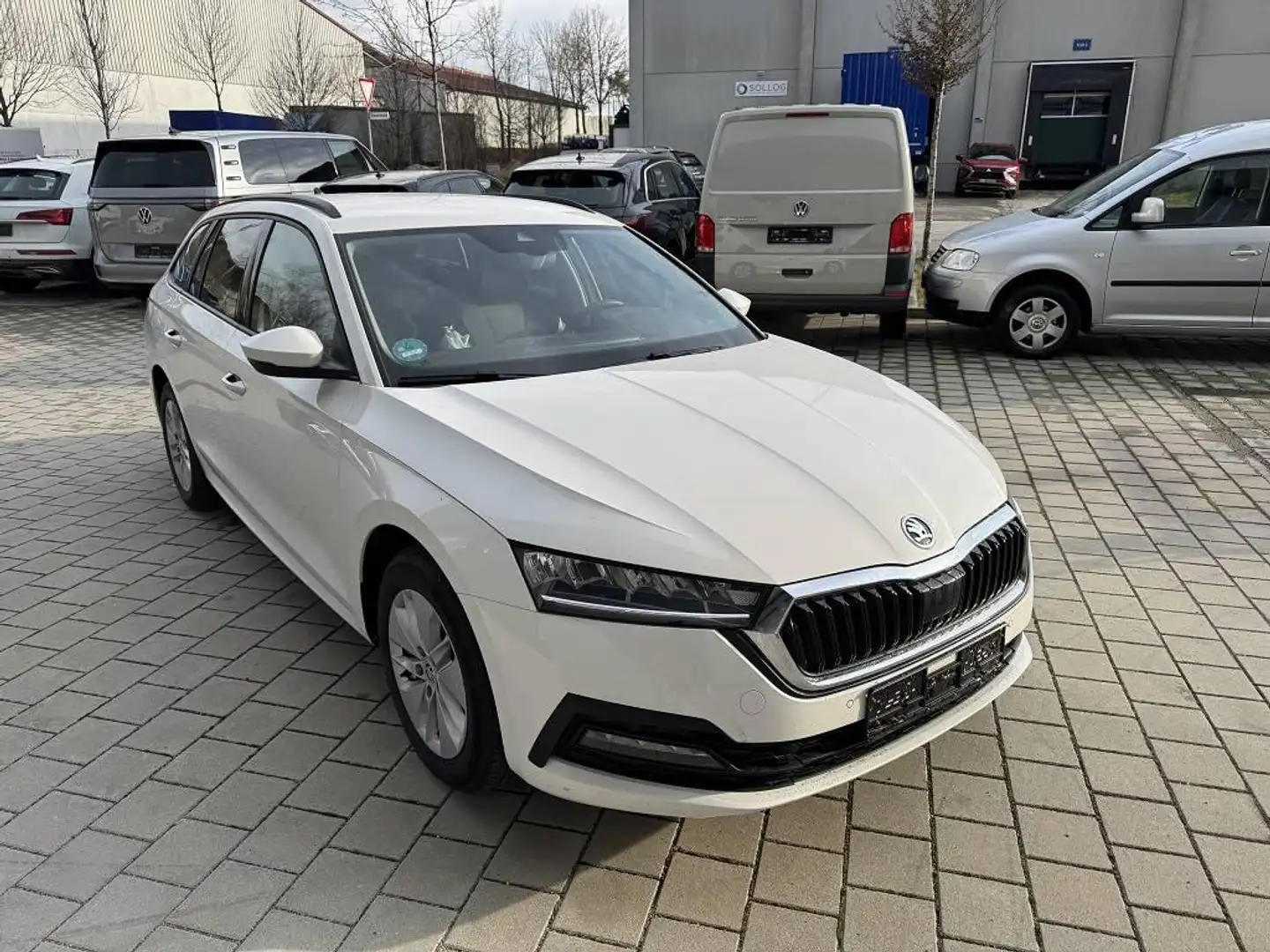 Skoda Octavia Combi 2.0 TDI *TOP-Ausstattung* STYLE Weiß - 1