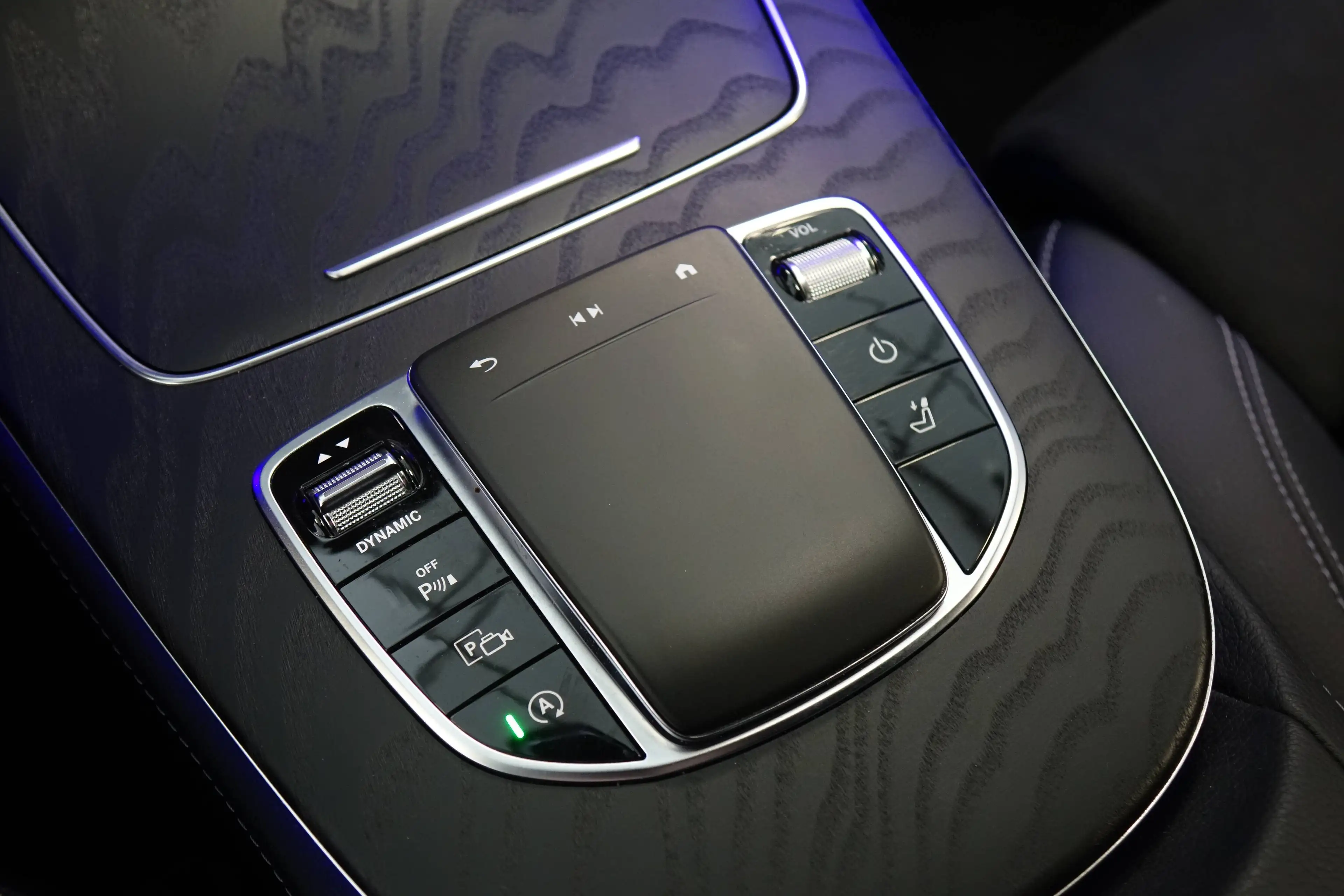 Mercedes-Benz E 220 E 220 d T AMG Line +Burmester+AHK+Distronic+ — photo 12