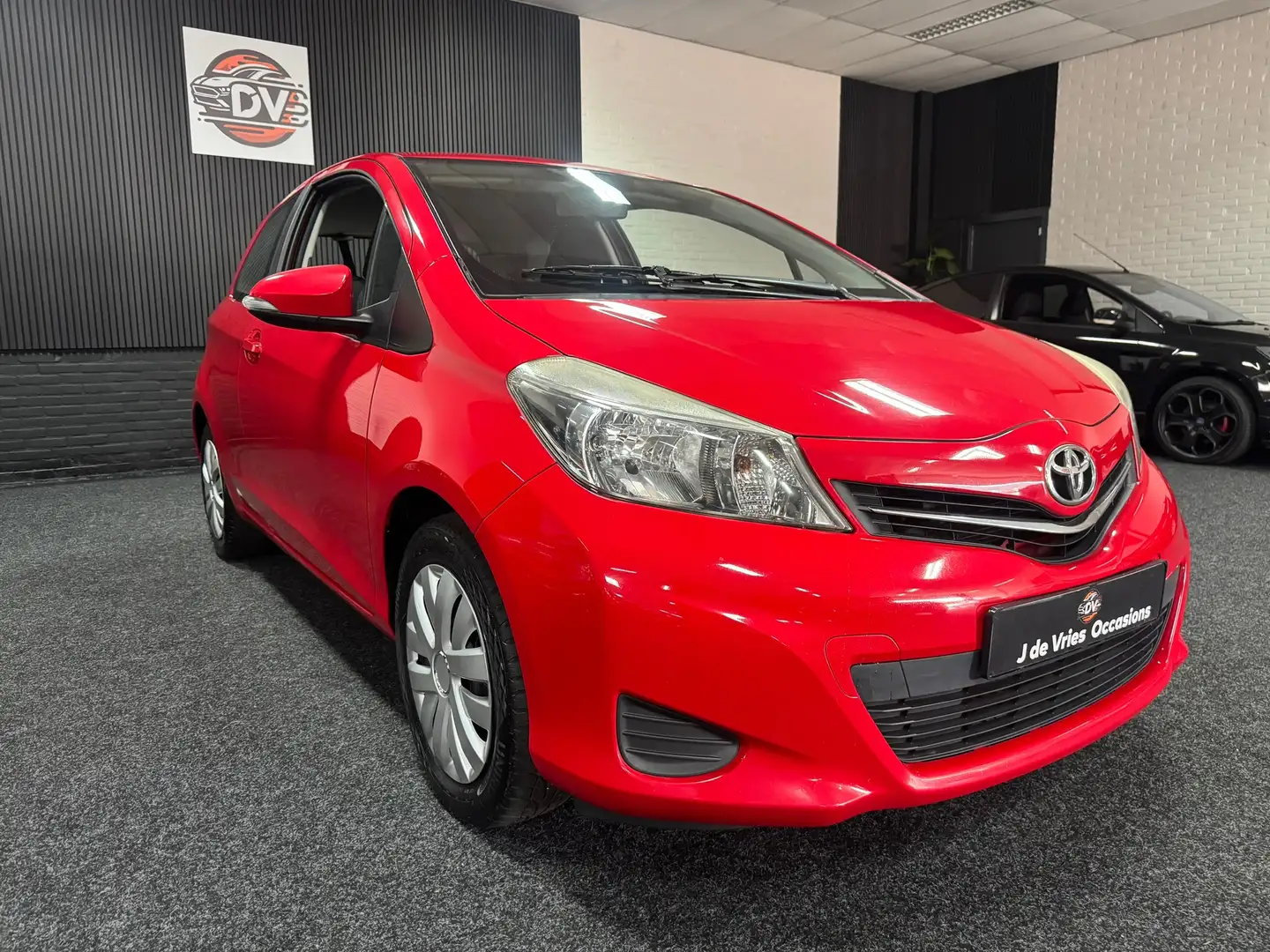 Toyota Yaris 1.0 VVT-i Comfort, AIRCO, ELEK PAKKET, CAMERA, NW Rot - 2