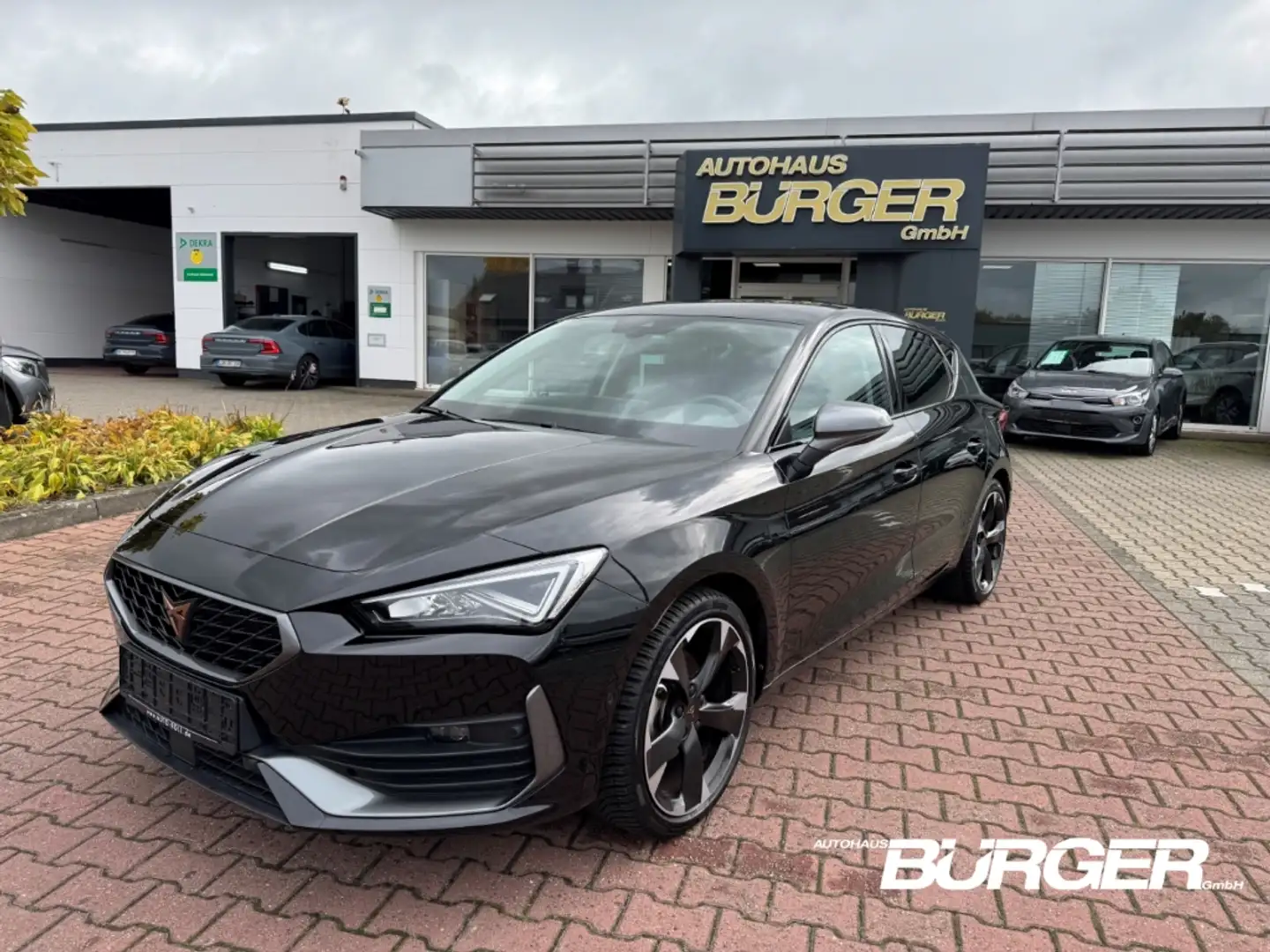 CUPRA Leon 1.5 eTSI Navi LED Kamera ACC Winterpaket Carplay D Schwarz - 1