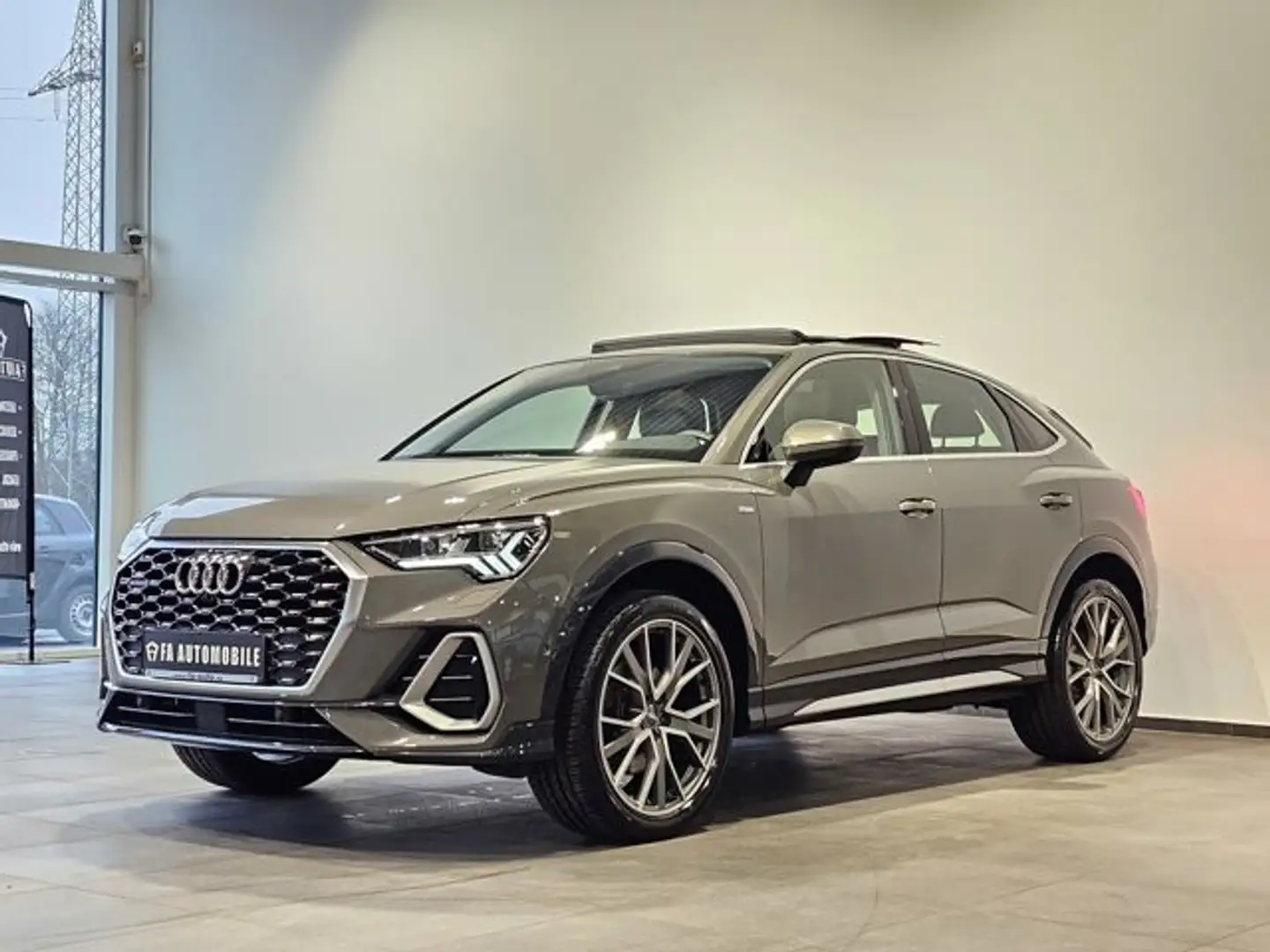 Audi Q3 Sportback 40 TDI Q. 2x S line Matrix Pano 20" Grigio - 2