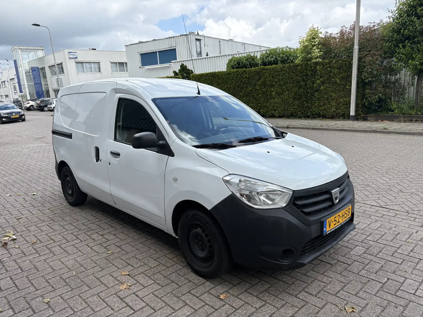 Dacia Dokker 1.6 grijskenten benzine bijela - 1