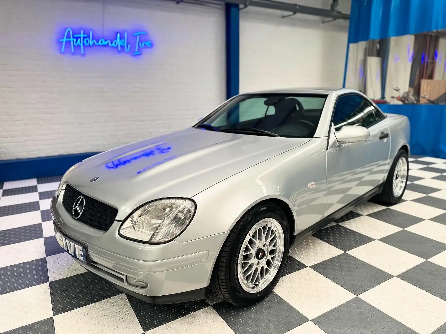 Mercedes-Benz SLK 200 **Uitzonderlijk goede staat** Zilver - 1