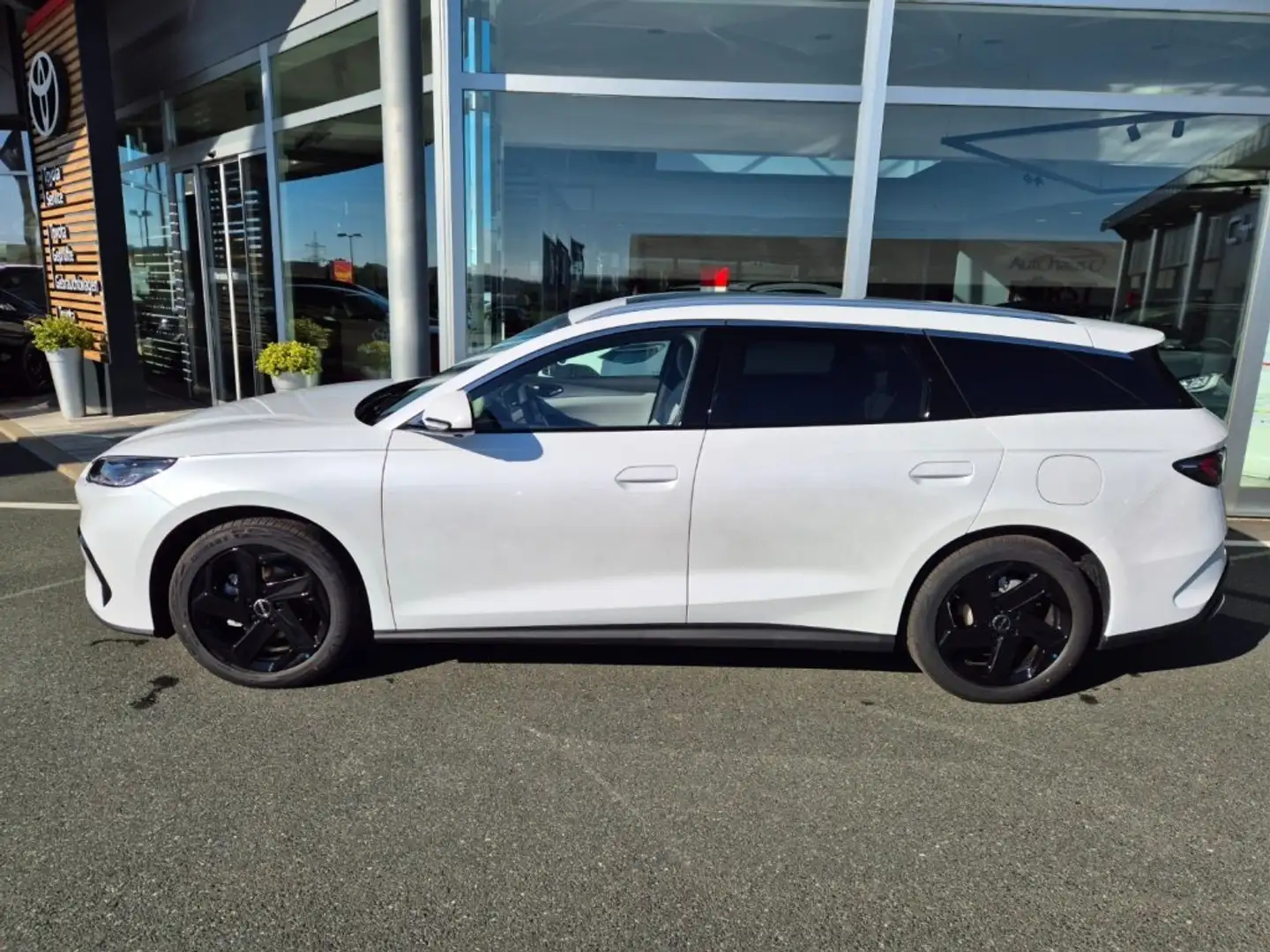 BYD Seal 6 DM-i Touring Comfort *Aktion* Weiß - 2