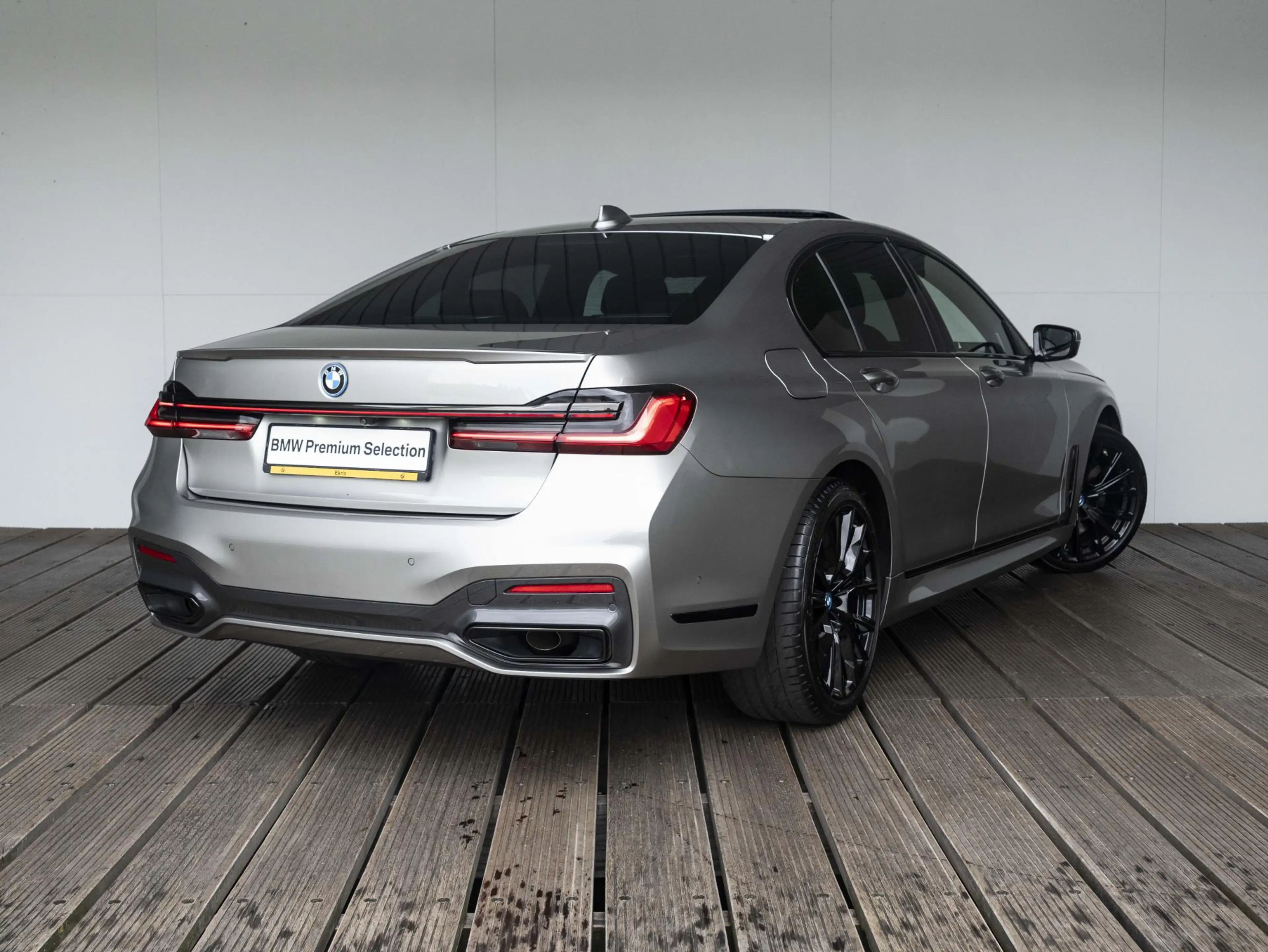 BMW 745 7 Serie 745e | High Executive | M Sportpakket | 22 — photo 2