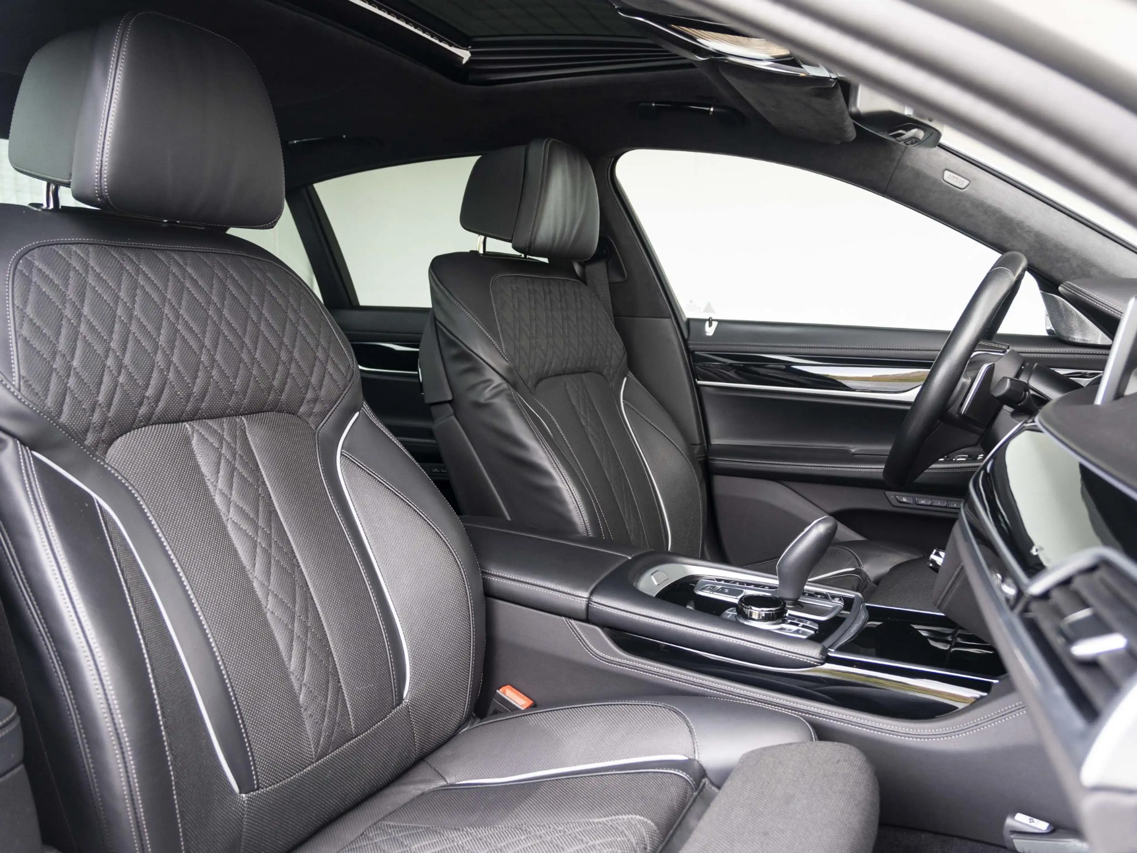 BMW 745 7 Serie 745e | High Executive | M Sportpakket | 22 — photo 4