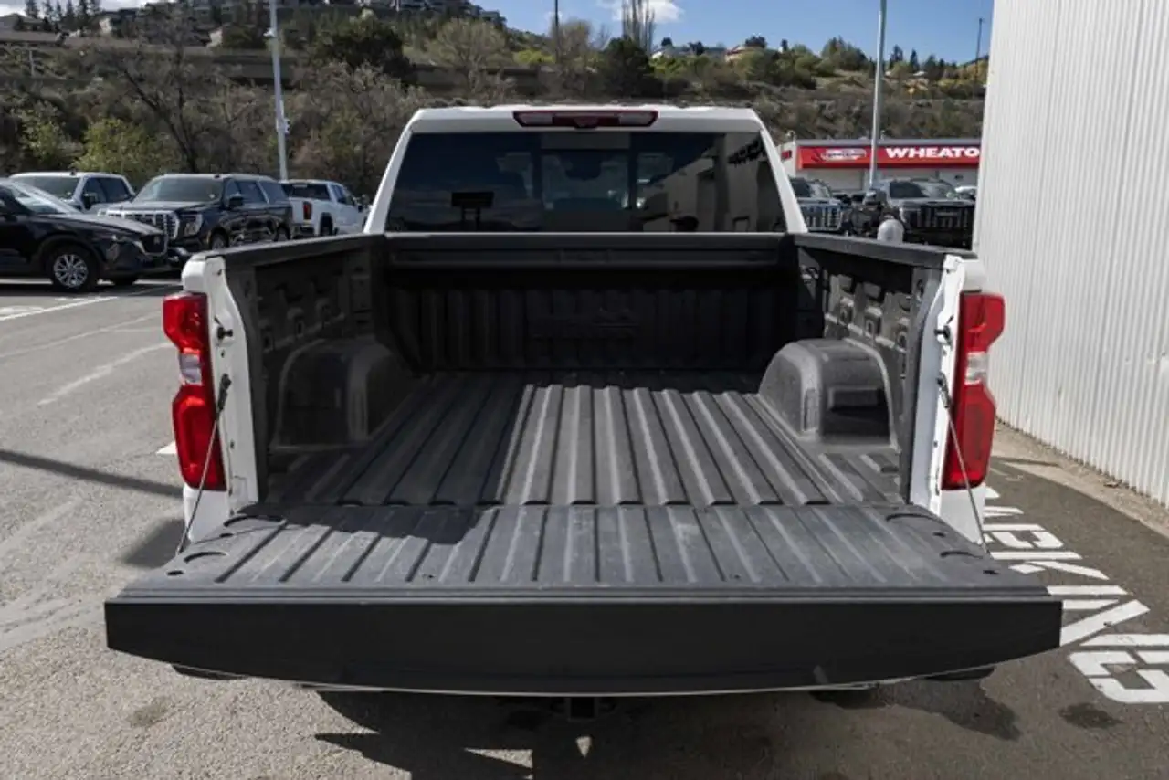 Chevrolet Silverado 1500 снимка Chevrolet Silverado 1500