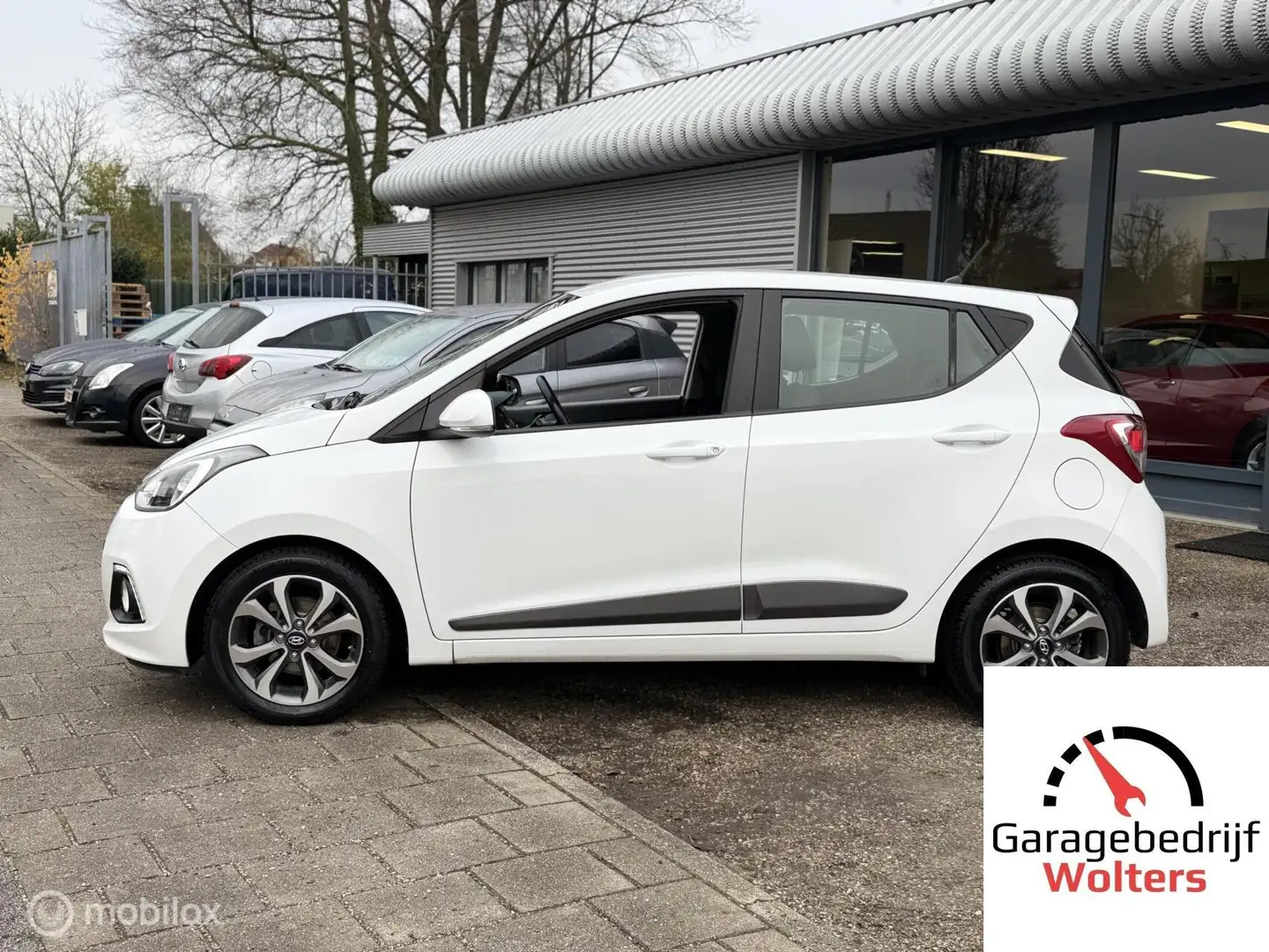 Hyundai i10 1.0i i-Motion stuur+stoelverwarm. ecc lmv Blanc - 2