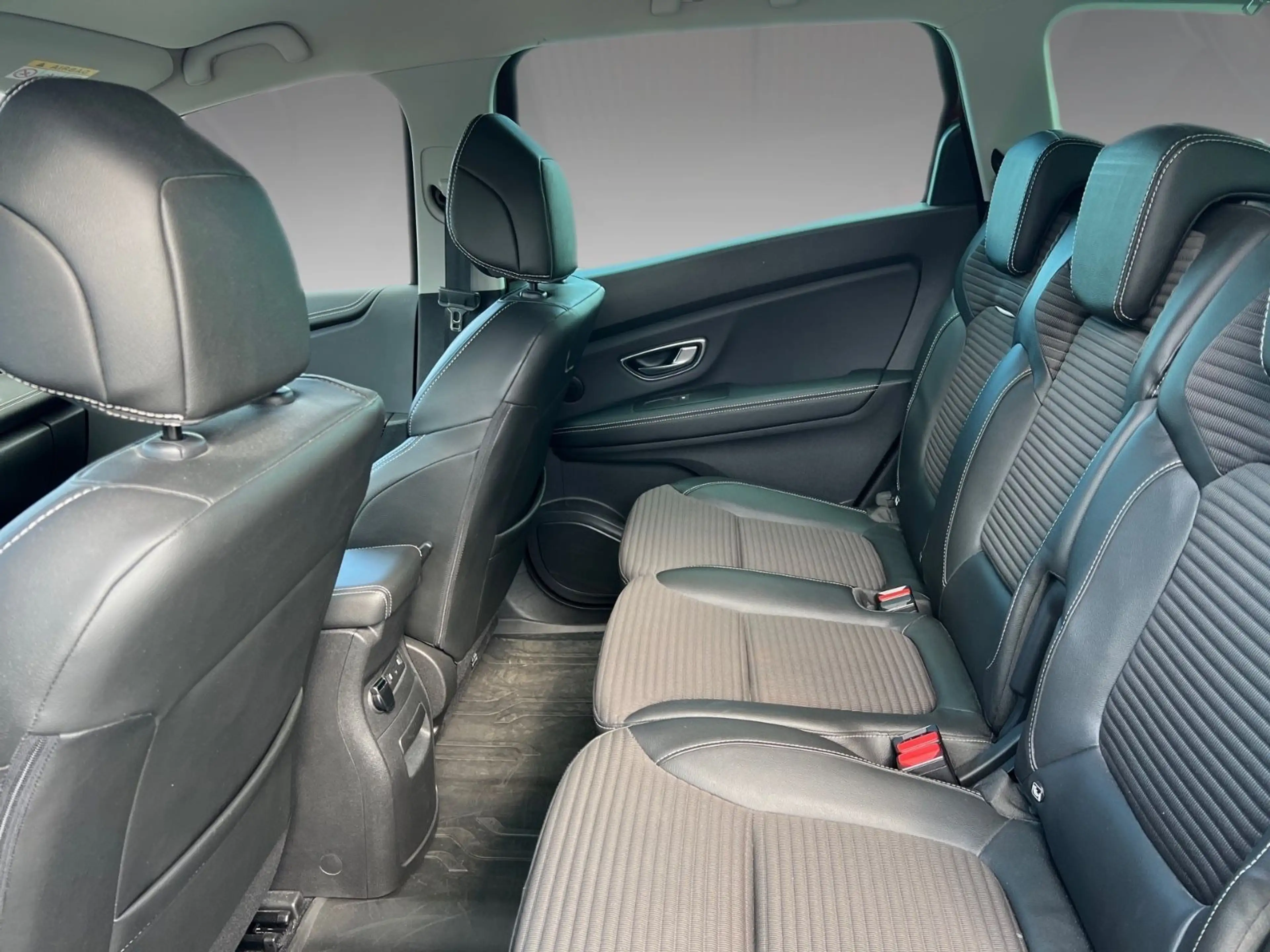 Renault Scenic IV Grand BOSE Edition Aut. 7-Sitze Kamera — photo 12