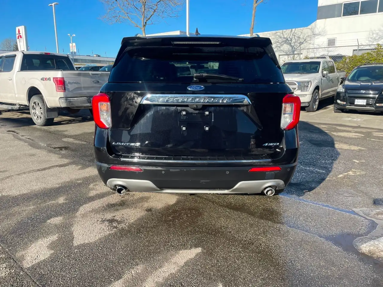 Ford Explorer снимка Ford Explorer